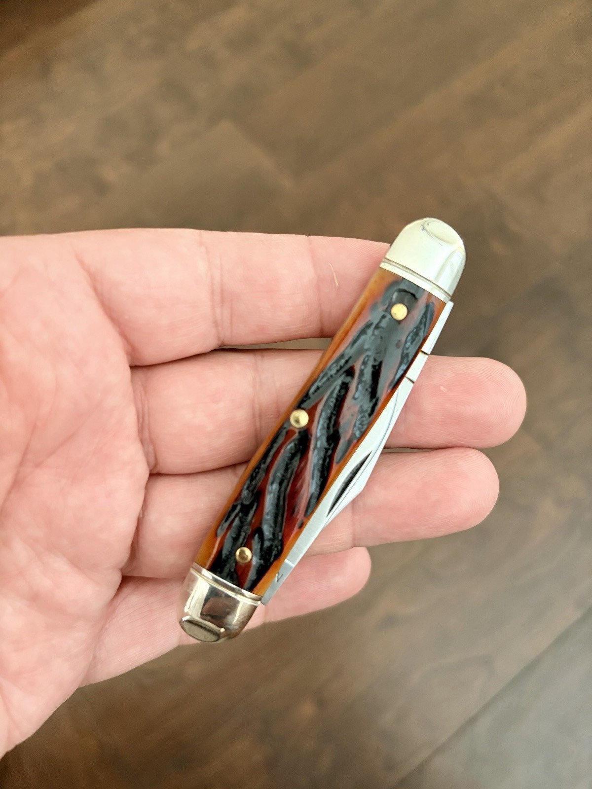 Great Eastern Cutlery 66 Amber Worm Groove India Bone Satin GEC 661225 Knife