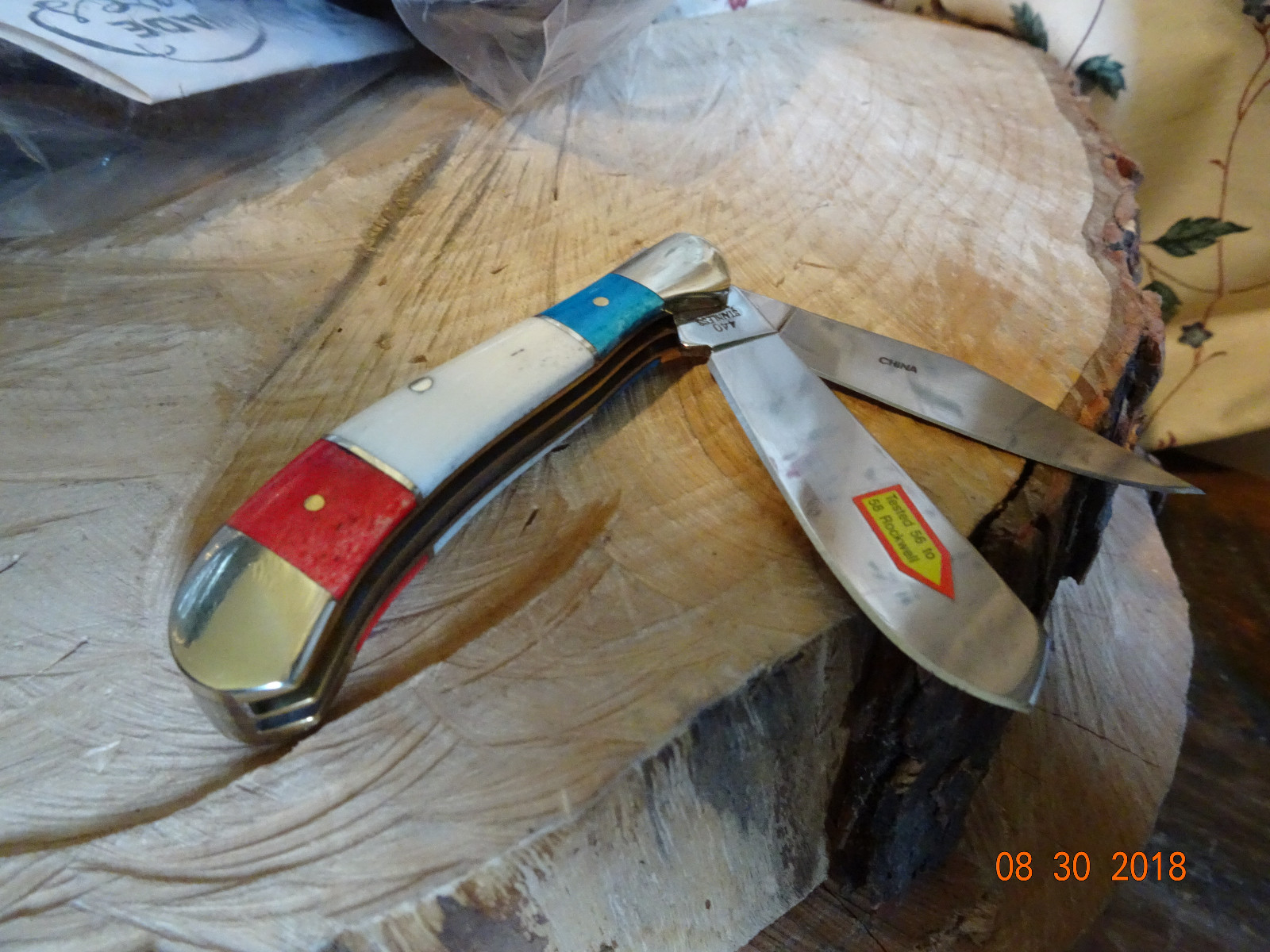 STEEL WARRIOR 3 3/8″ CLO SADDLEHORN POCKET KNIFE 440 BLADES RED WHITE BLUE BONE