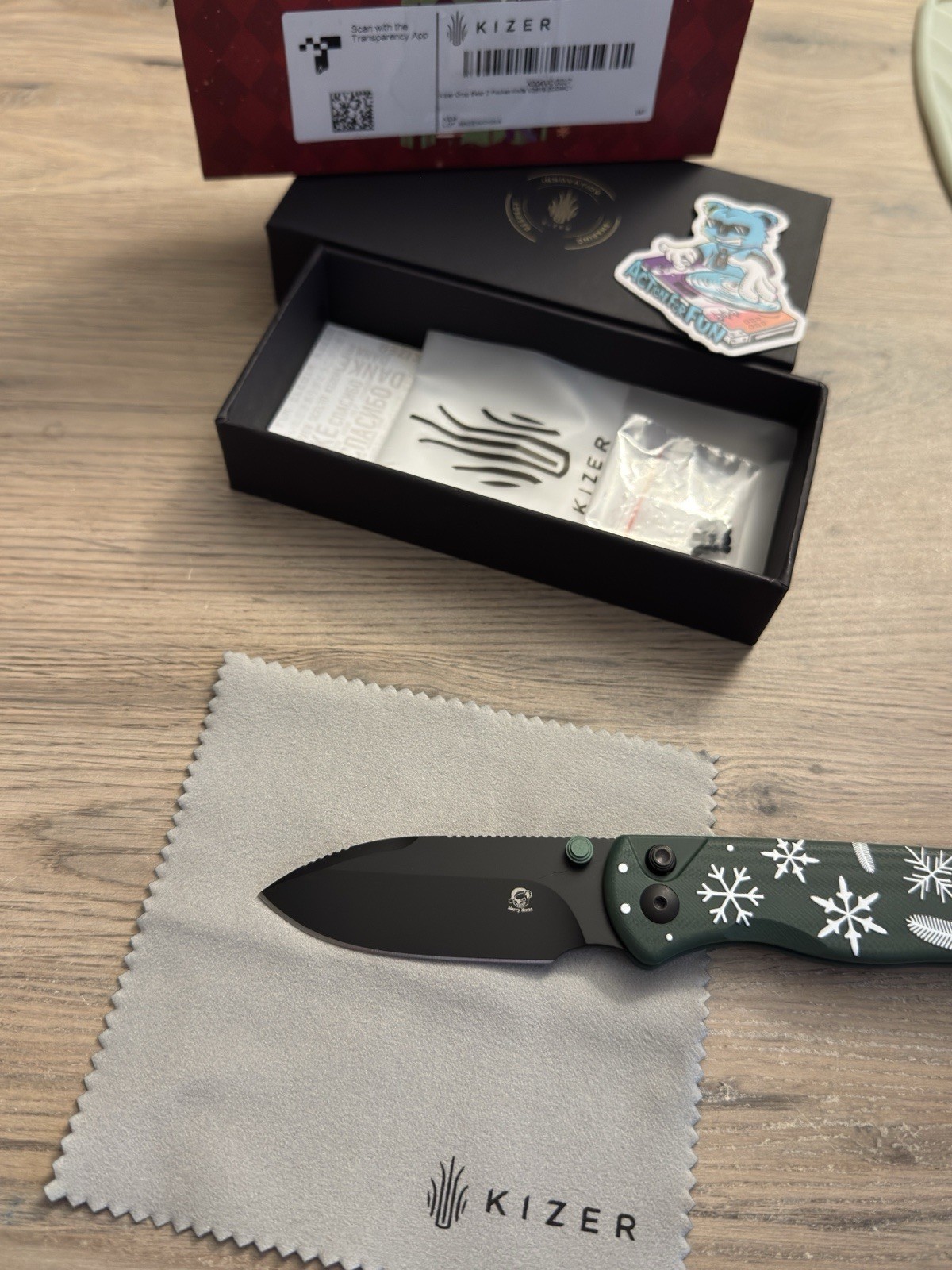 Kizer Drop Bear 2 Limited Edition Christmas 2025 Button Lock NEW – V3619.2CDMC1