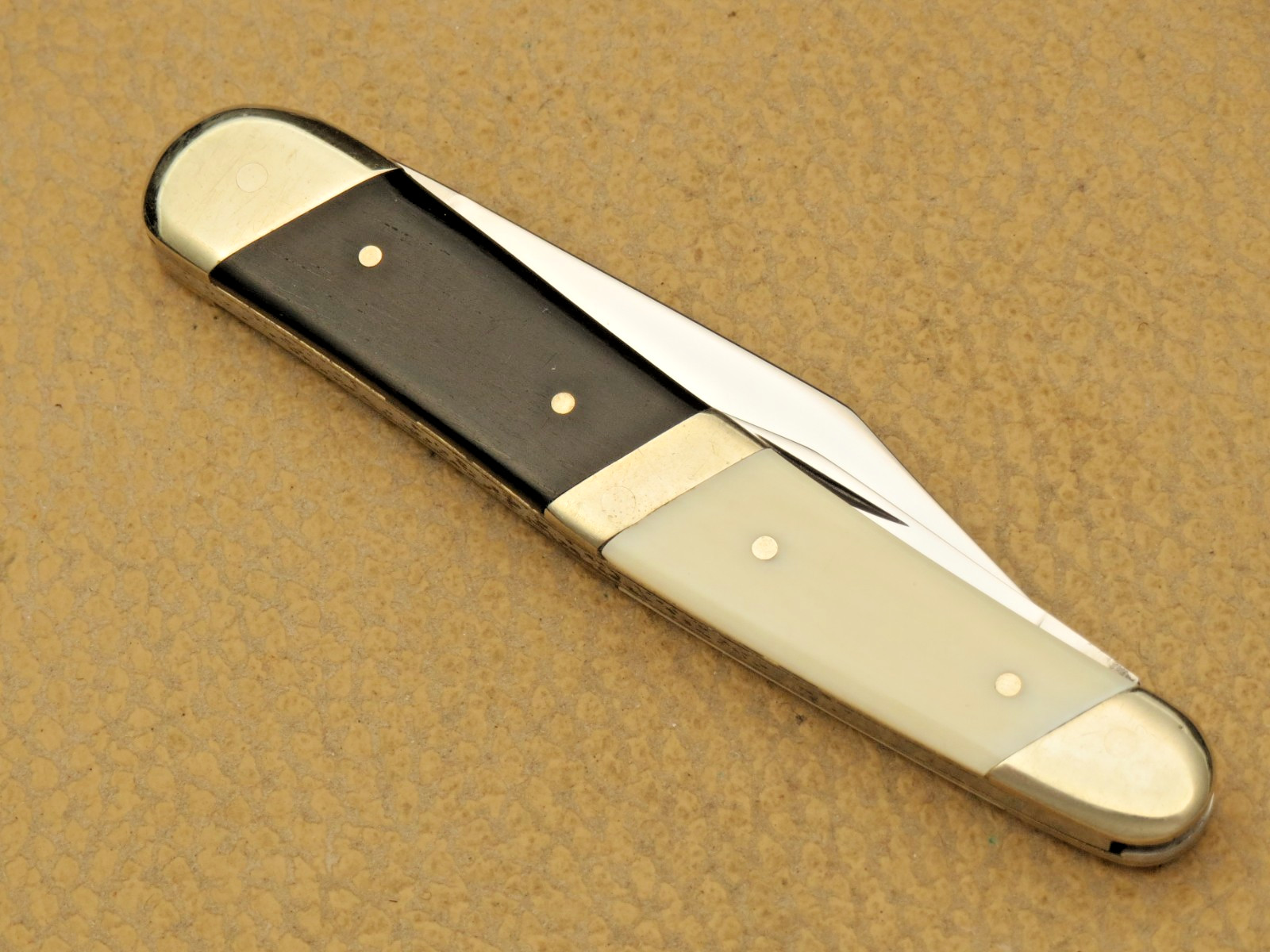 Friedrich Hartkopf Solingen Two Blade Serpentine Penknife Two-Tone Bone Handles