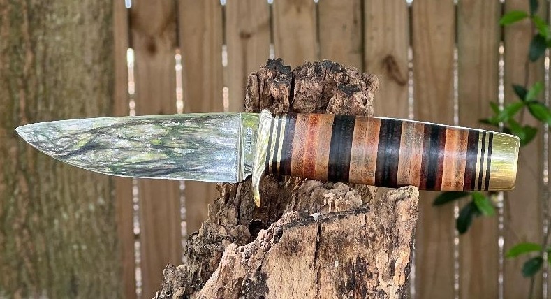 Handmade Straight Edge Hunting Knife: 440c Stainless Steel, Stacked Leather Grip