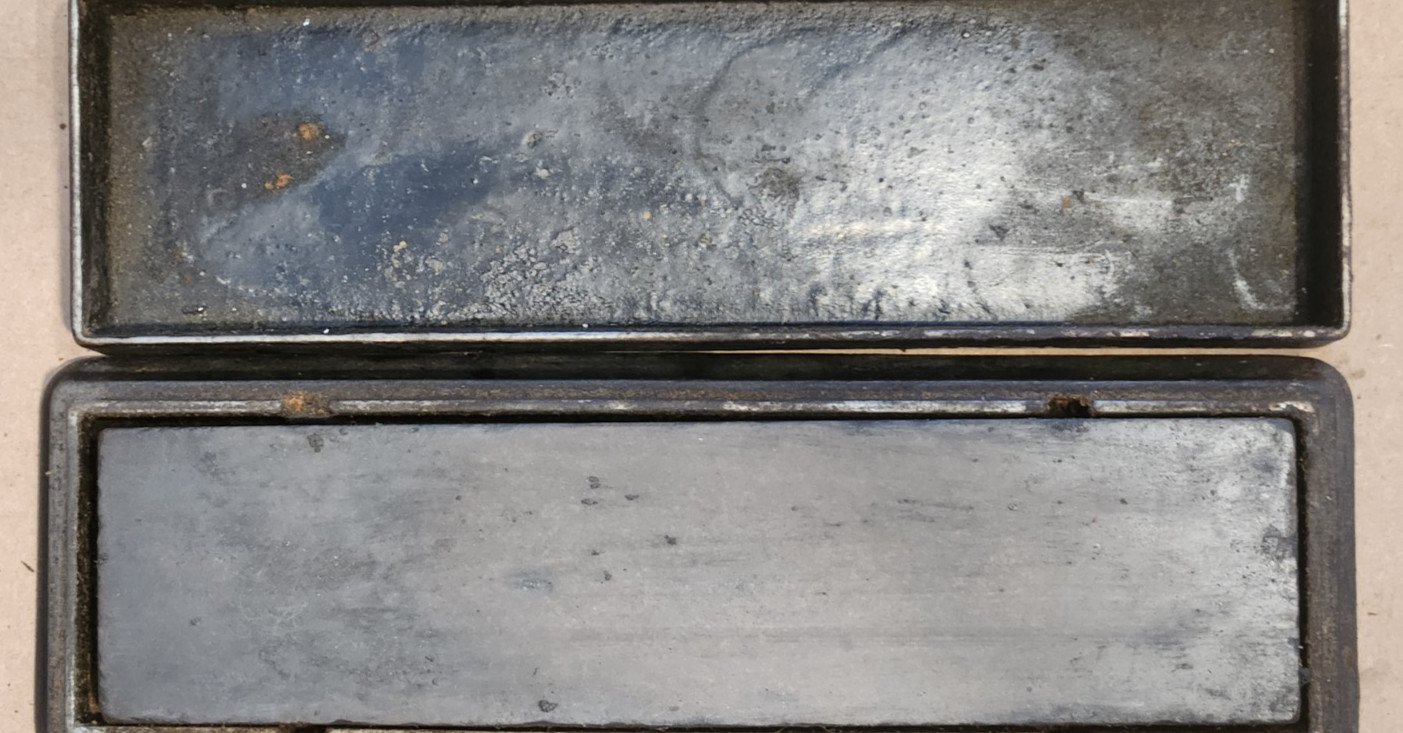 Vtg. India Oil Stone Cast Iron Box w/ Stone, Norton Co. Pike Mfg. Pike, N.H. USA
