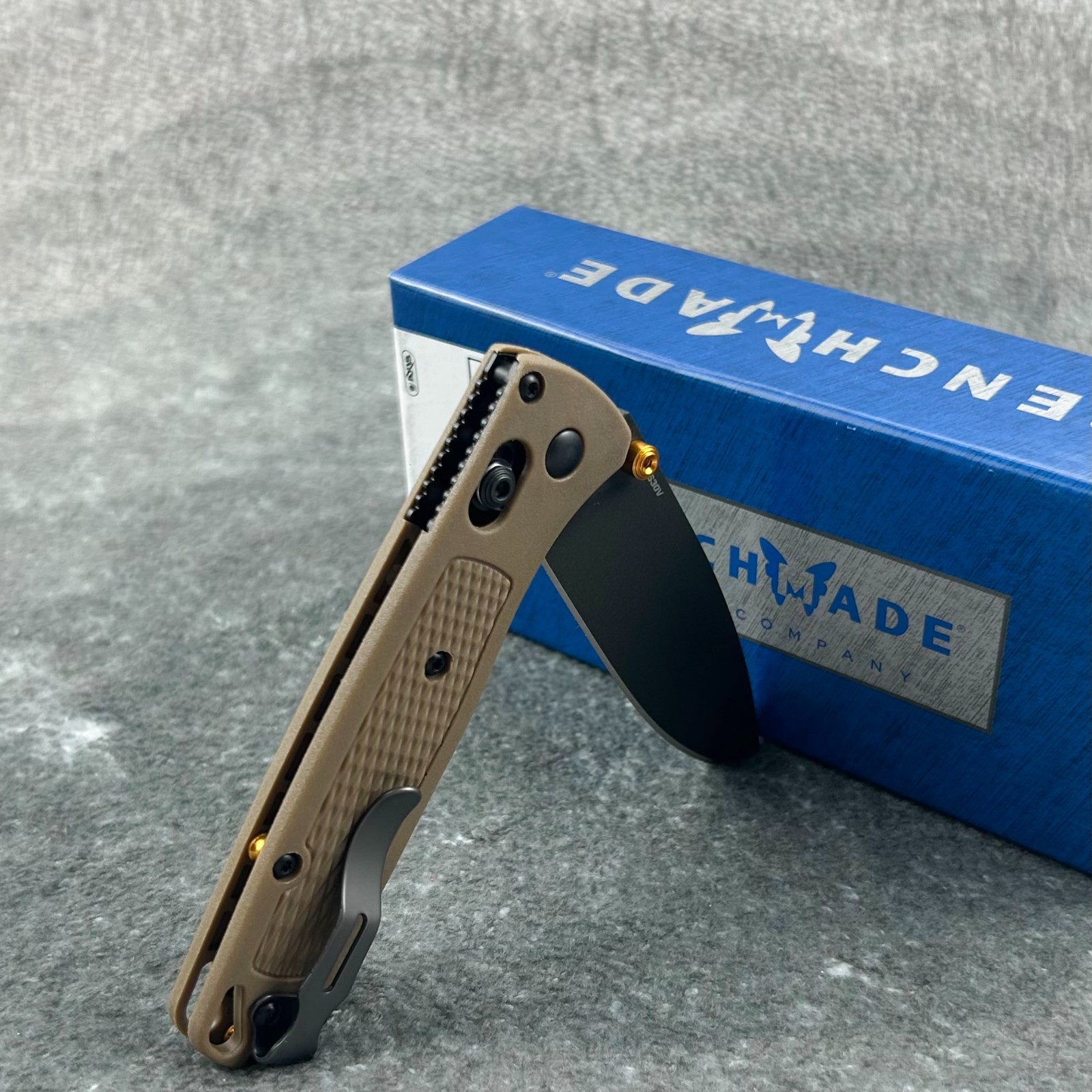 Benchmade 535GRY-1 Bugout AXIS CPM-S30V Folding Knife 3.24″ Gray Handle