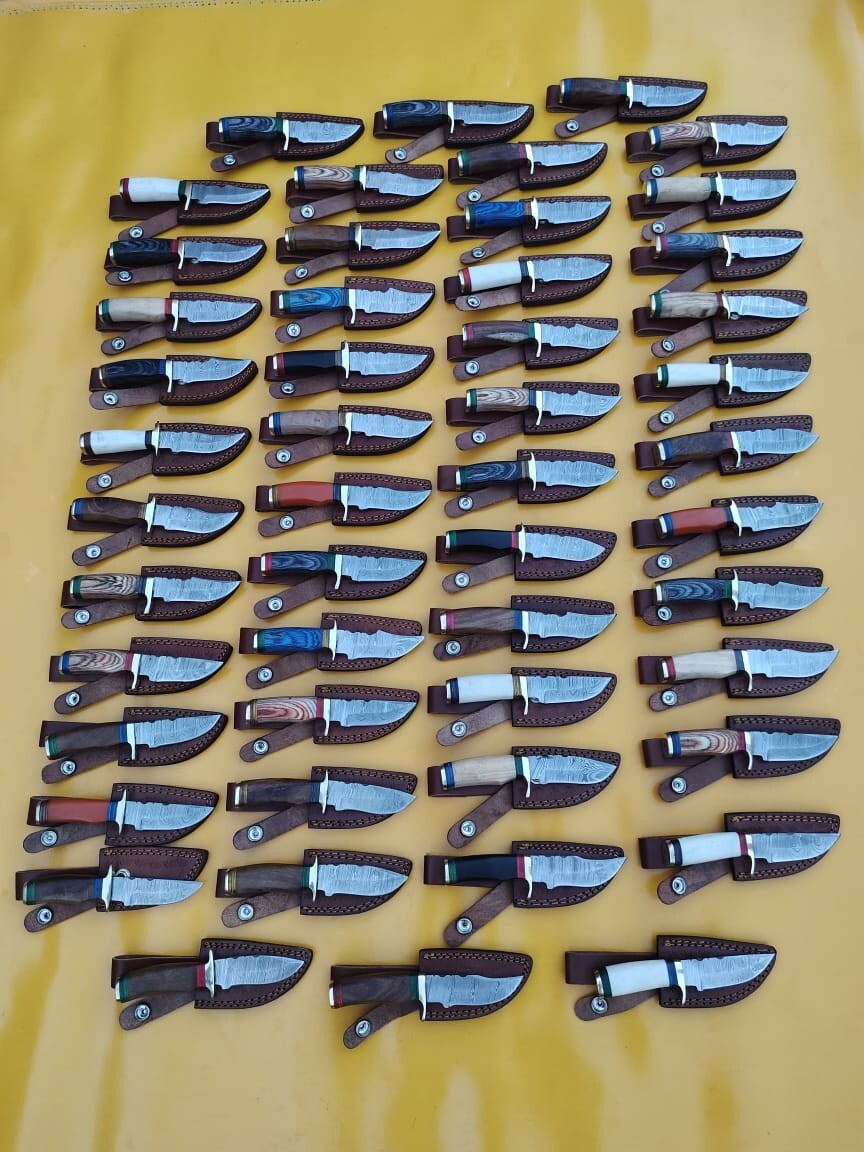 Lot of 20 HANDMADE DAMASCUS STEEL SKINNER HUNTING KNIVES 6inch