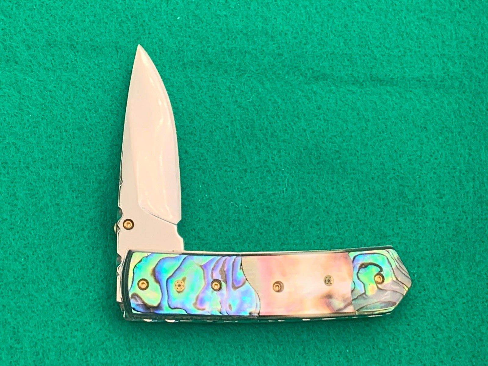 CUSTOM TAWEESAK KNIFE MOTHER OF PEARL / NONE BETTER MUSEUM QUALITY) w/ CASE