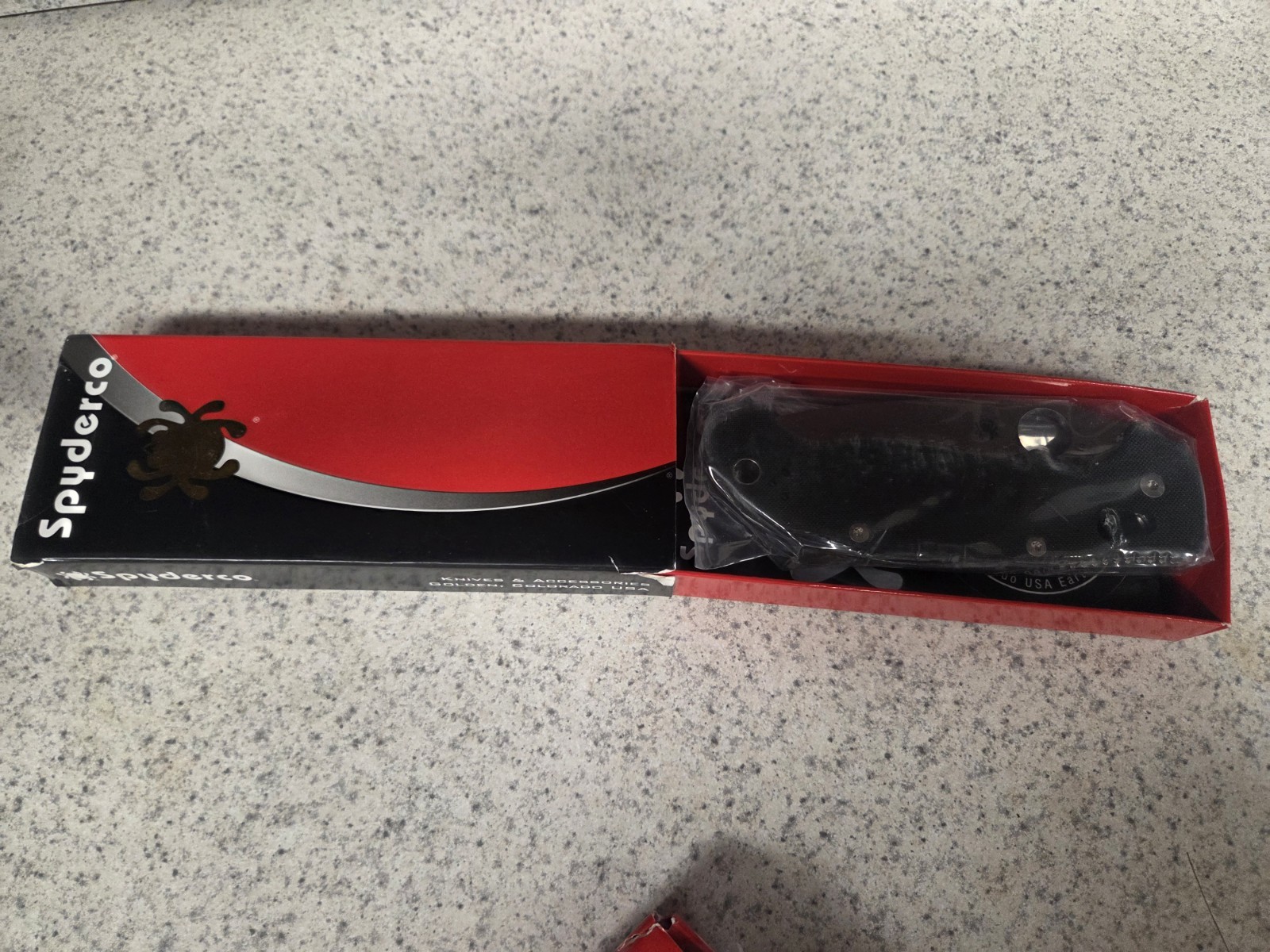 New In Box Spyderco Manix 2 XL G-10 Folding Knife – Black