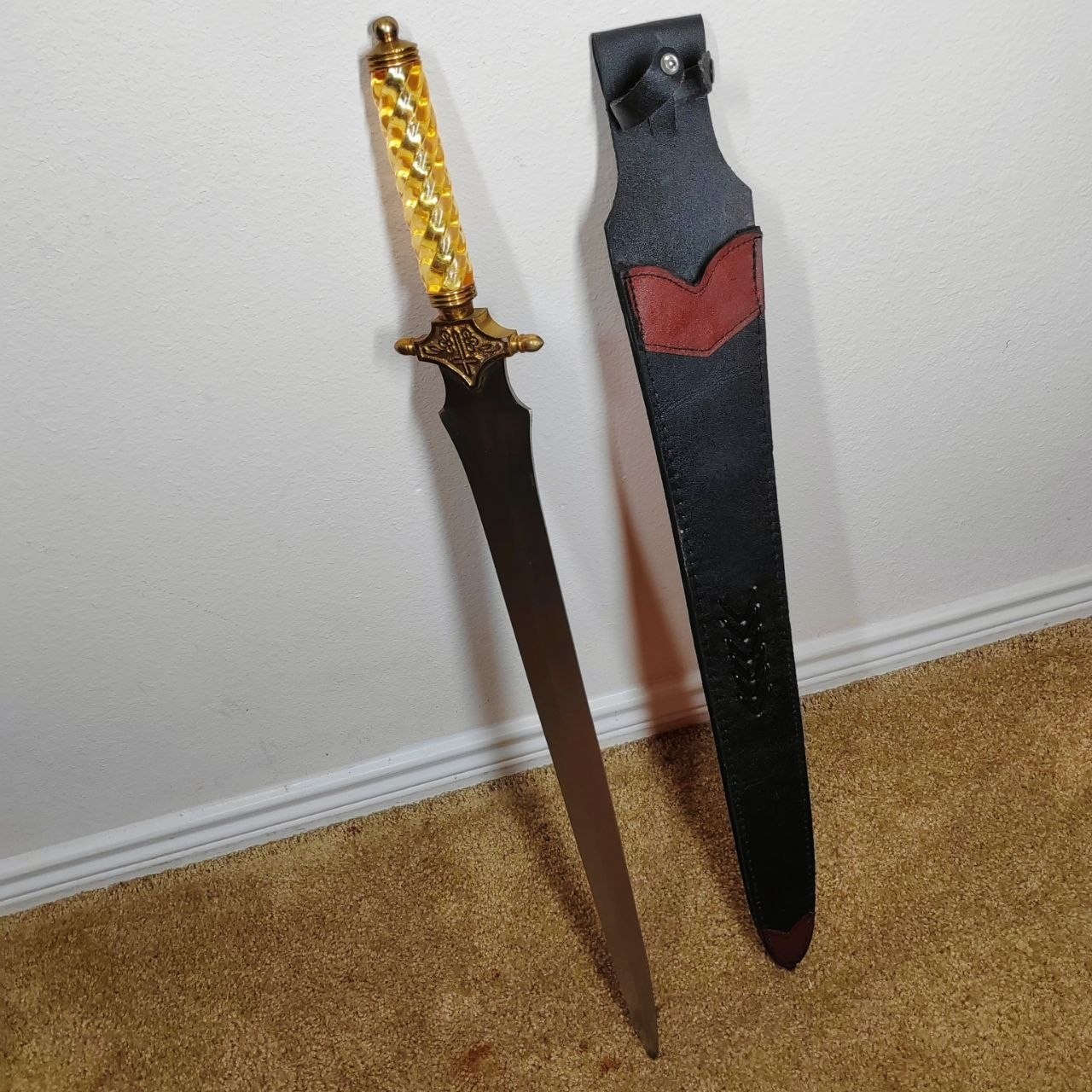 Decorative Fantasy Dagger w/ Sheath Amber Style Handle Display Collectible
