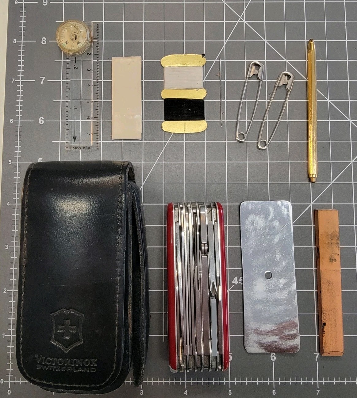 Victorinox SwissChamp SOS Survival Kit with Leather Case and tools Swiss Army