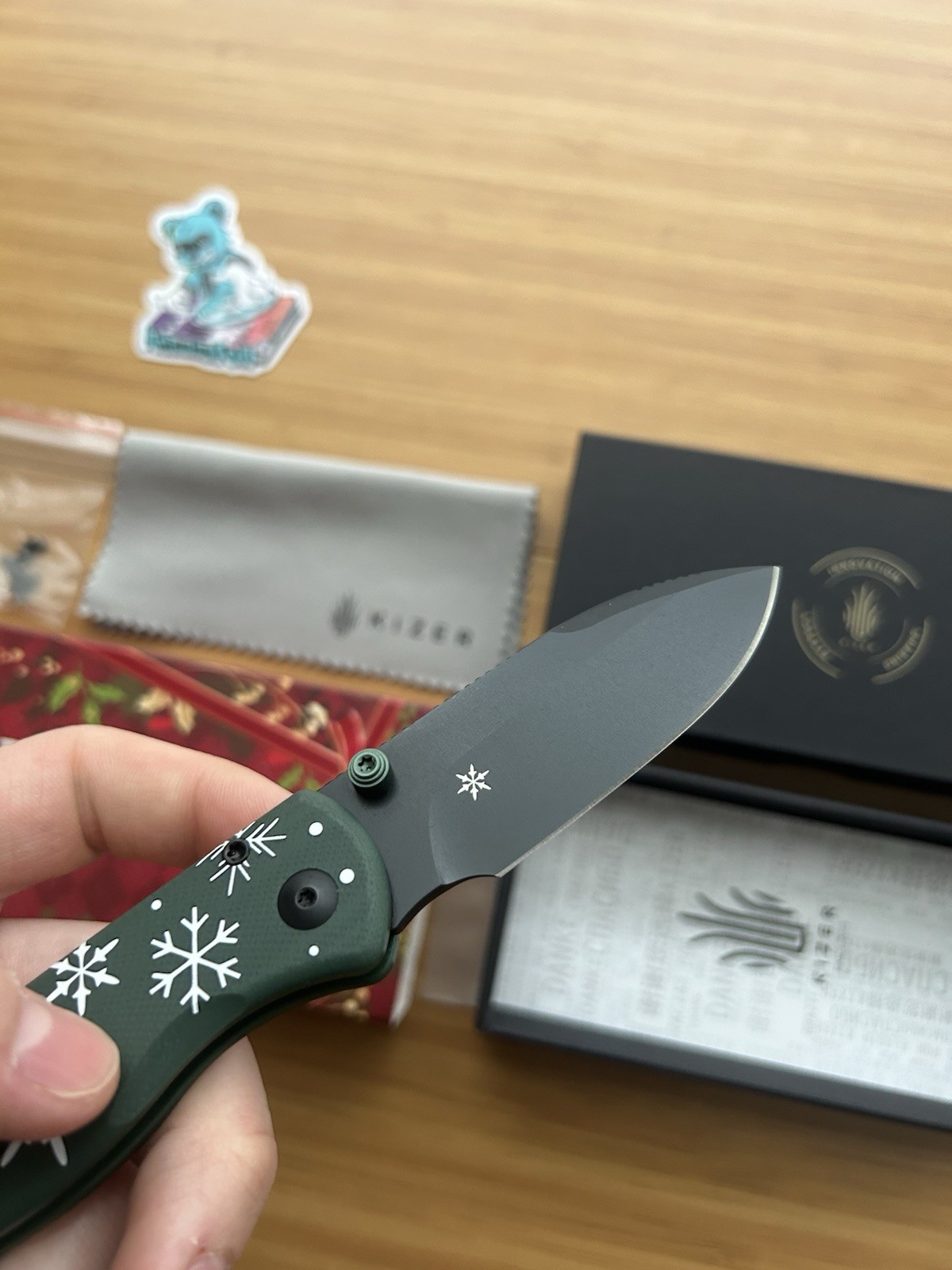 Kizer Limited Edition Christmas 2025 Drop Bear 2 V3619.2CDMC1 – Green – AEB-L