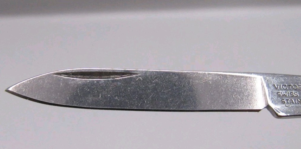 Victorinox Classic SD Halo Branded Solutions Advertising Knife