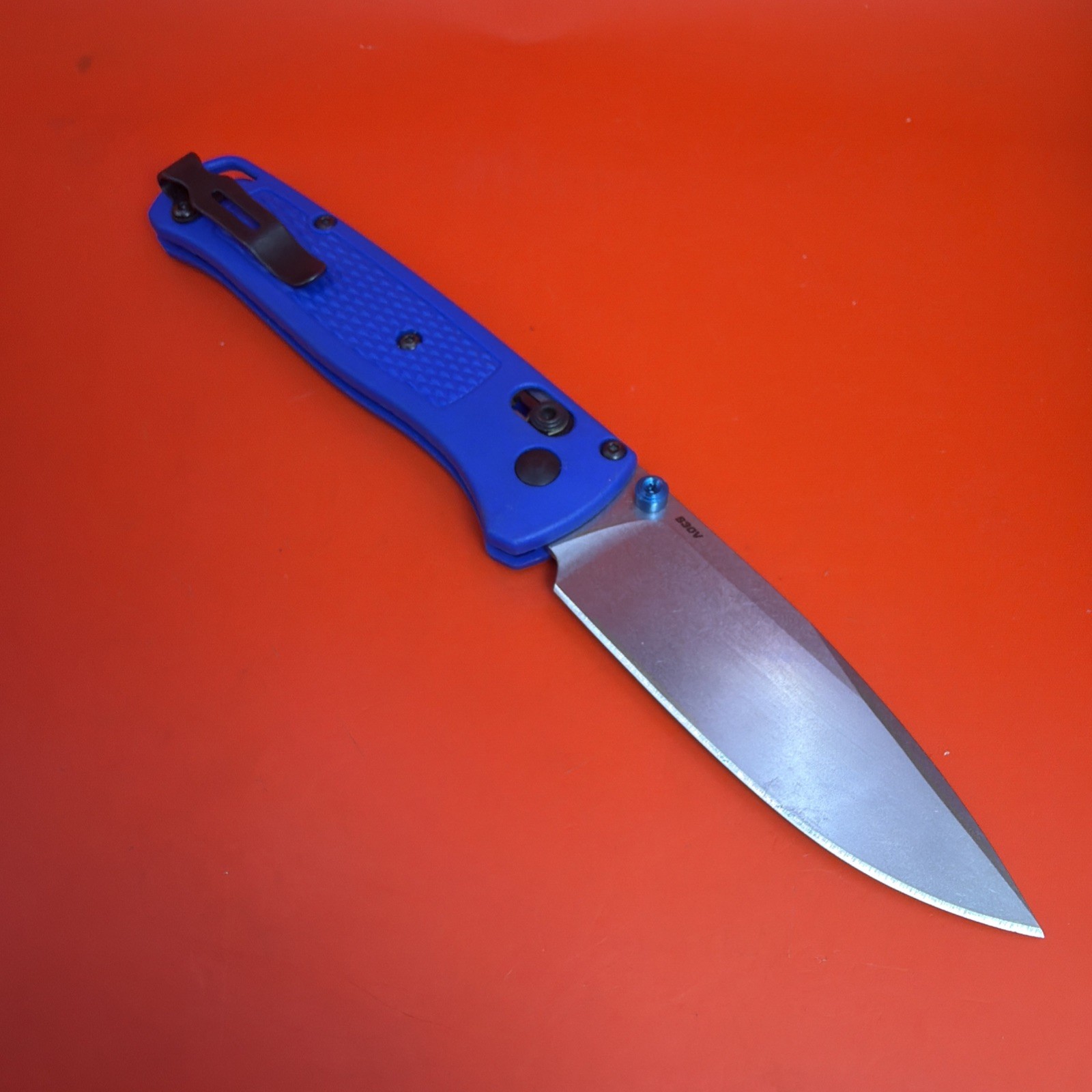 Benchmade Bugout 535 CPM-S30V Steel 3.24 Blade Blue Handle