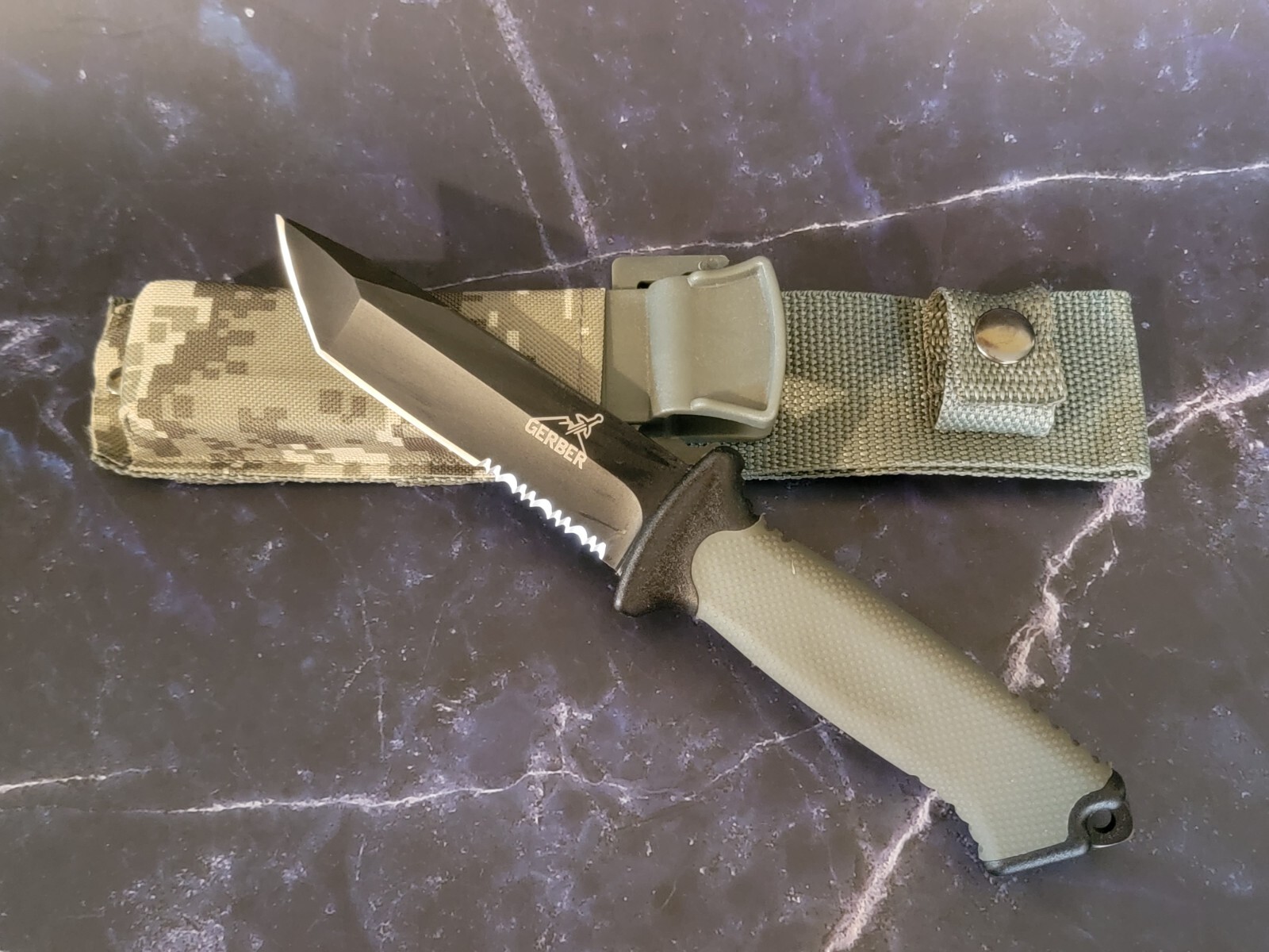 Gerber Prodigy Tanto Fixed Blade Knife 4.75″ Camo Sheath Plain OR Serrated *NEW*