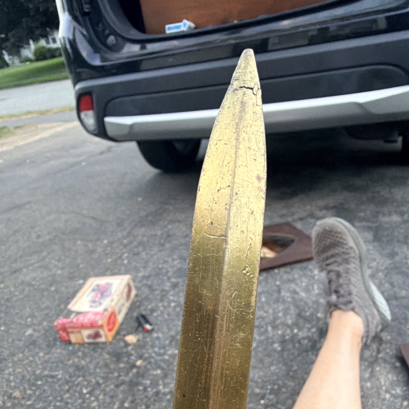 11 inch Gold Tone Decorative Dagger with Crossguard, Double-Edge, Ambidextrous