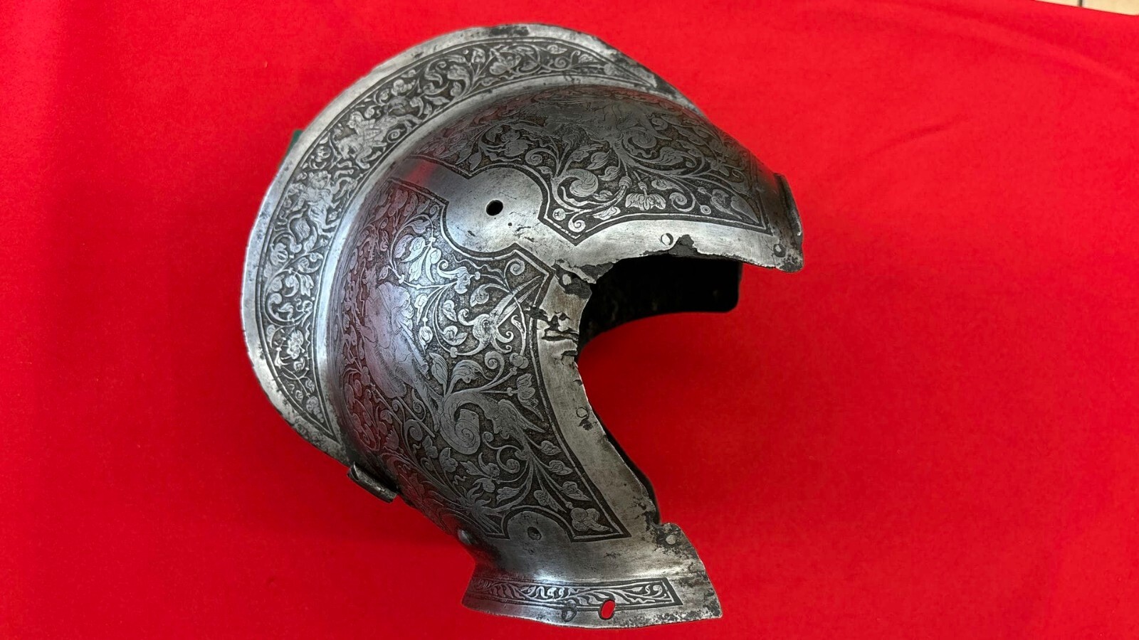 Very Fine Skull Of A Burgonet Helmet Possibly French Circa 1600
