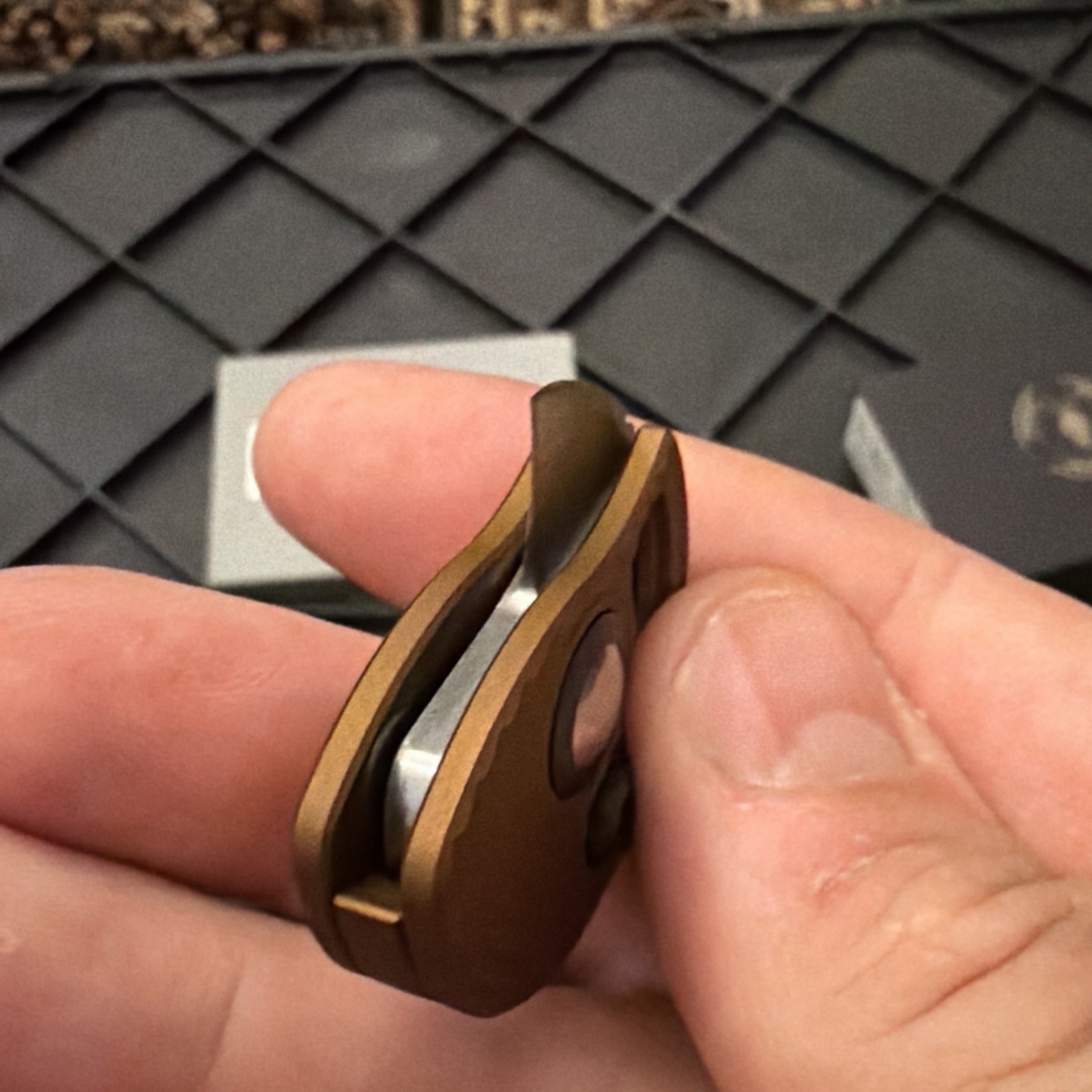 Kizer Cutlery Snail Folding Knife 0.42″ AEB-L Steel Blade Brown Aluminum Handle
