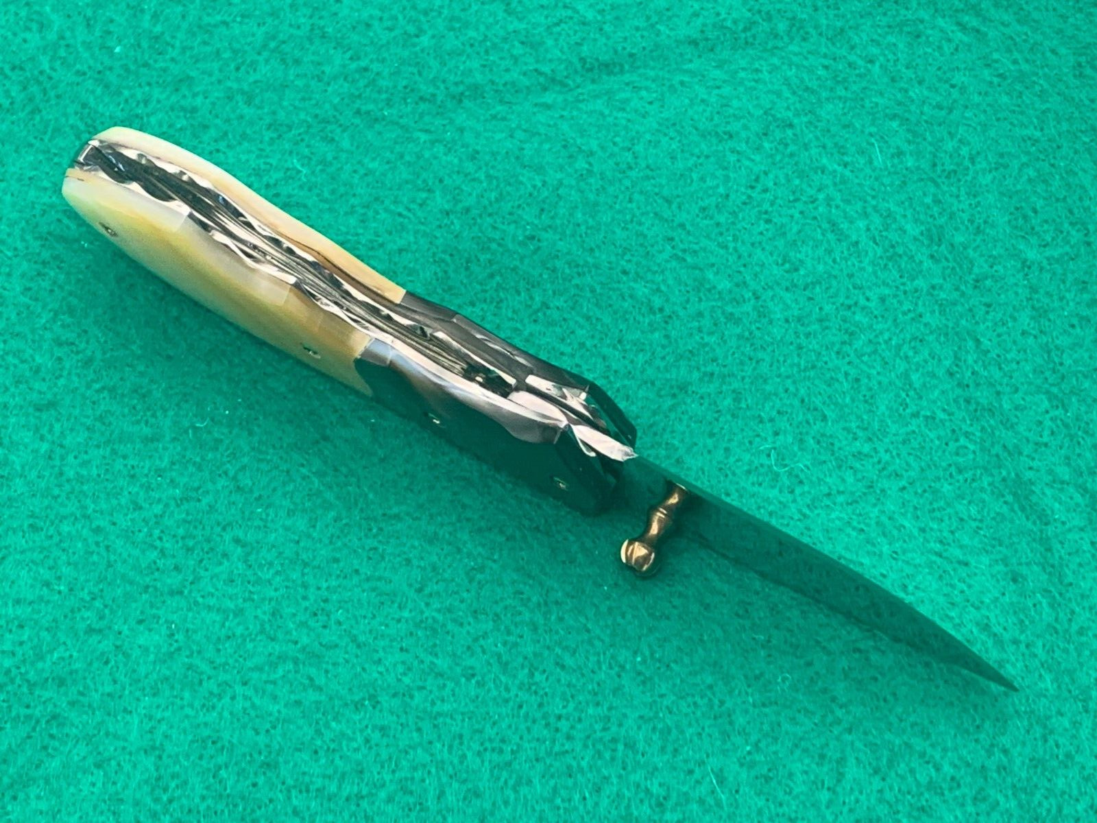 CUSTOM TAWEESAK KNIFE MOTHER OF PEARL / NONE BETTER MUSEUM QUALITY) w/ CASE