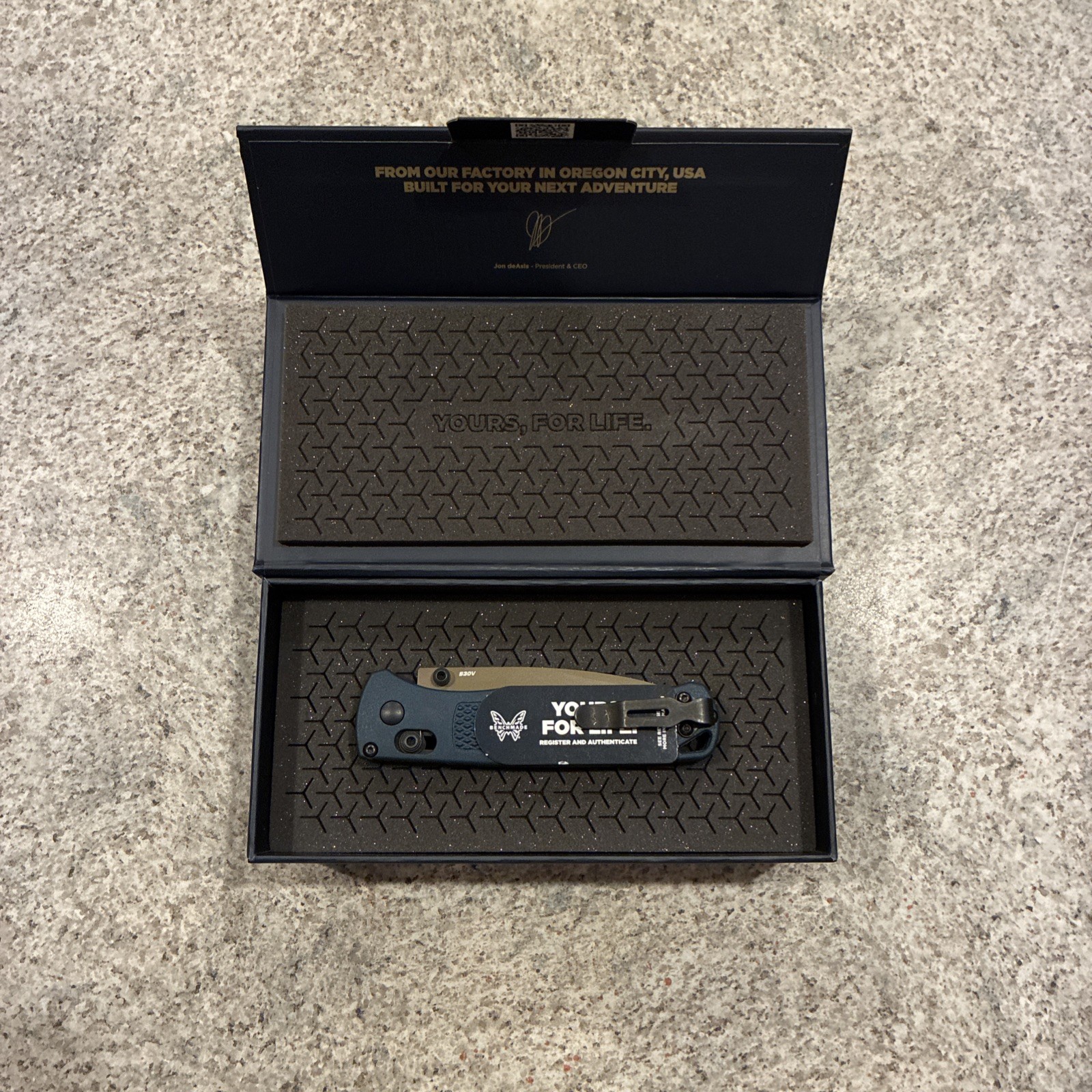 Benchmade 535FE-05 Bugout Knife Crater Blue Grivory Handle S30V Folding Knife