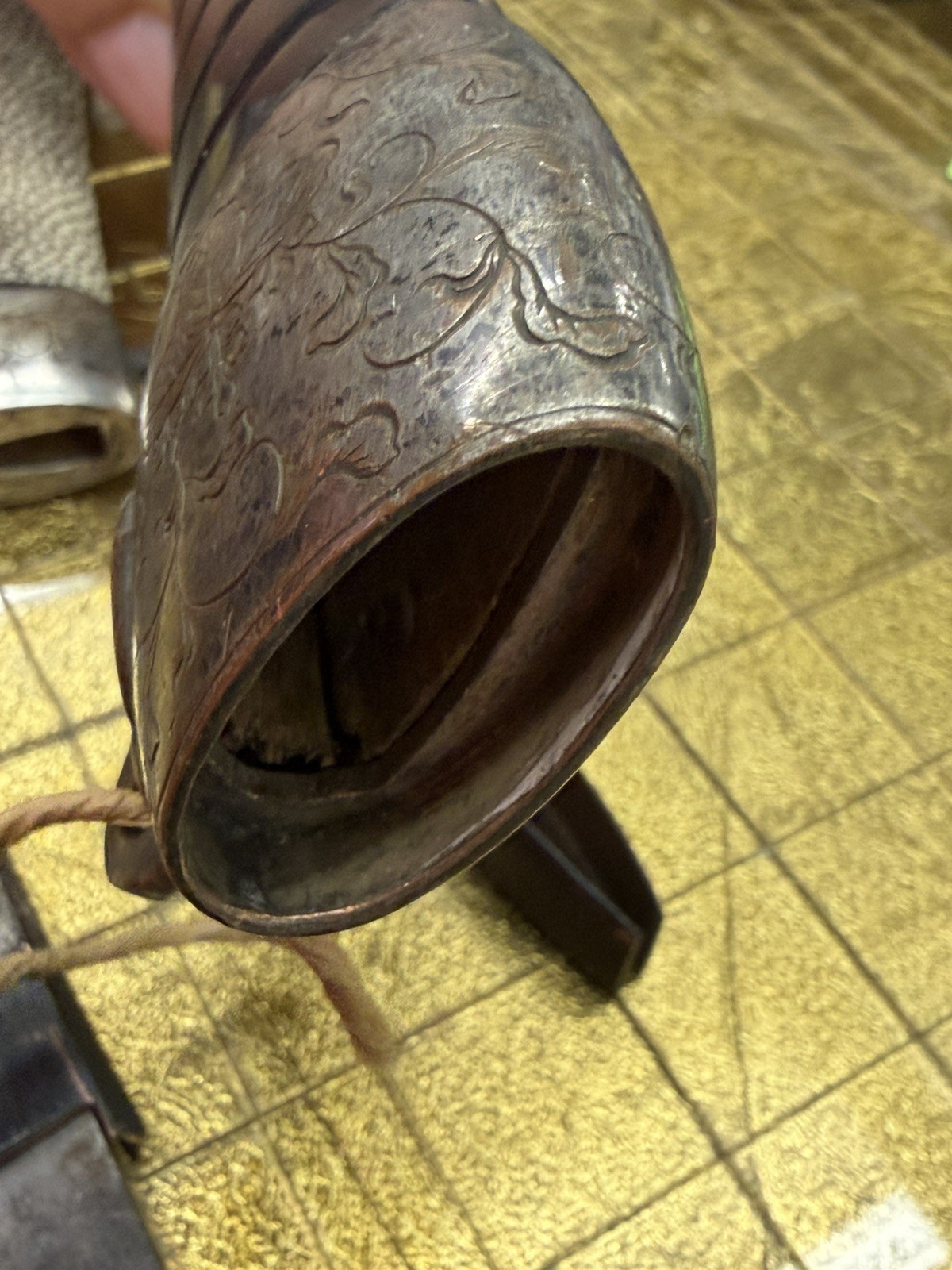 RARE Japanese tanto short sword with black-lacquered ribbed wood hilt