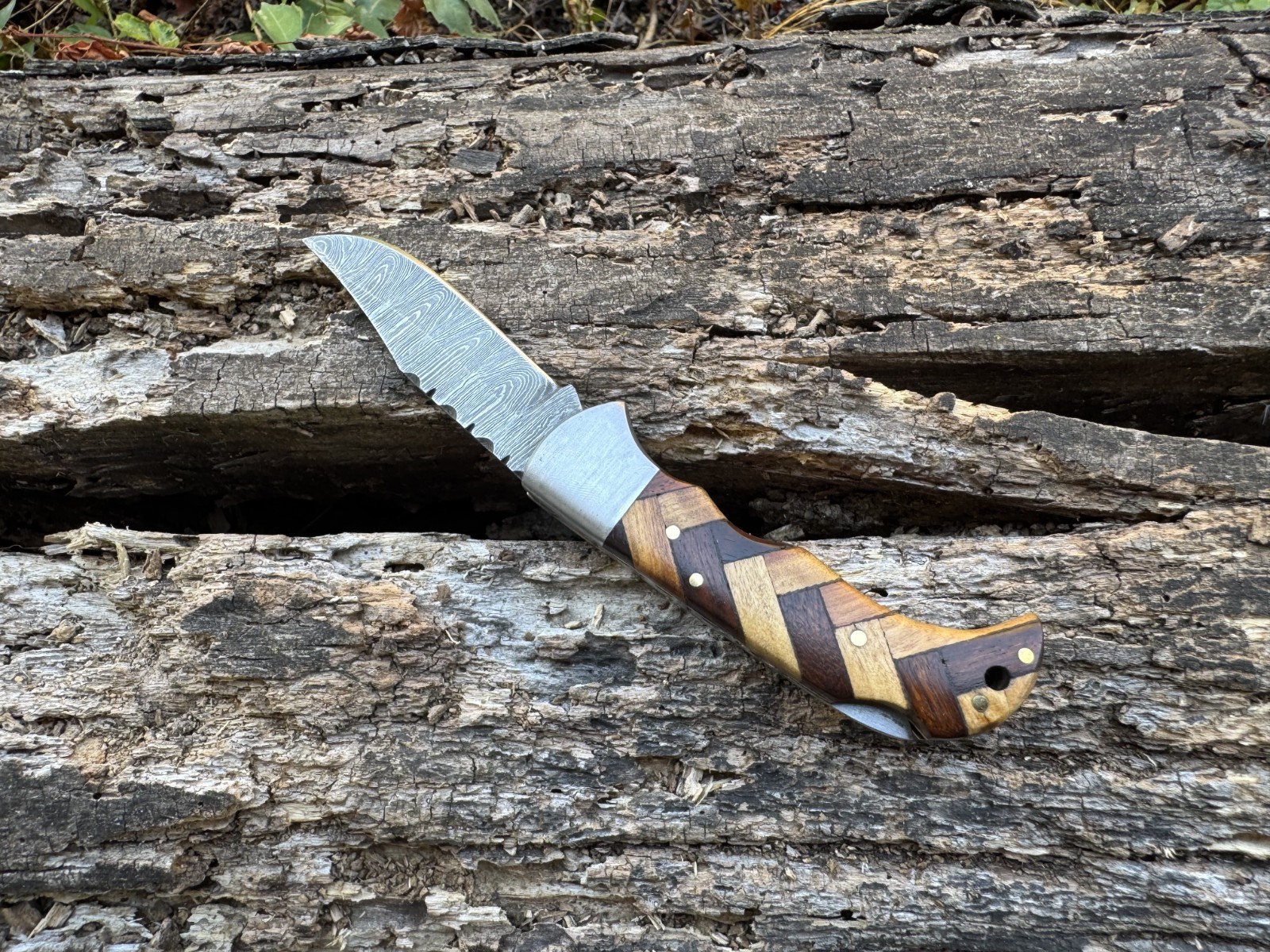 Pocket Knife Folding Survival Hunting Knives Damascus Steel Wood Handle