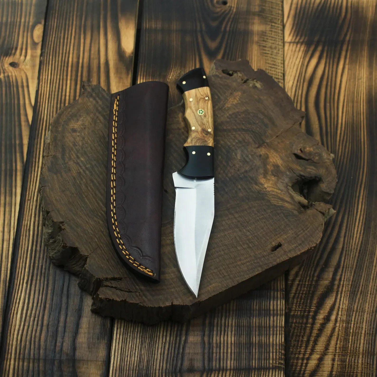 Custom Handmade Carbon Steel Hunting Knife Wood Handle Full Tang Leather Sheath
