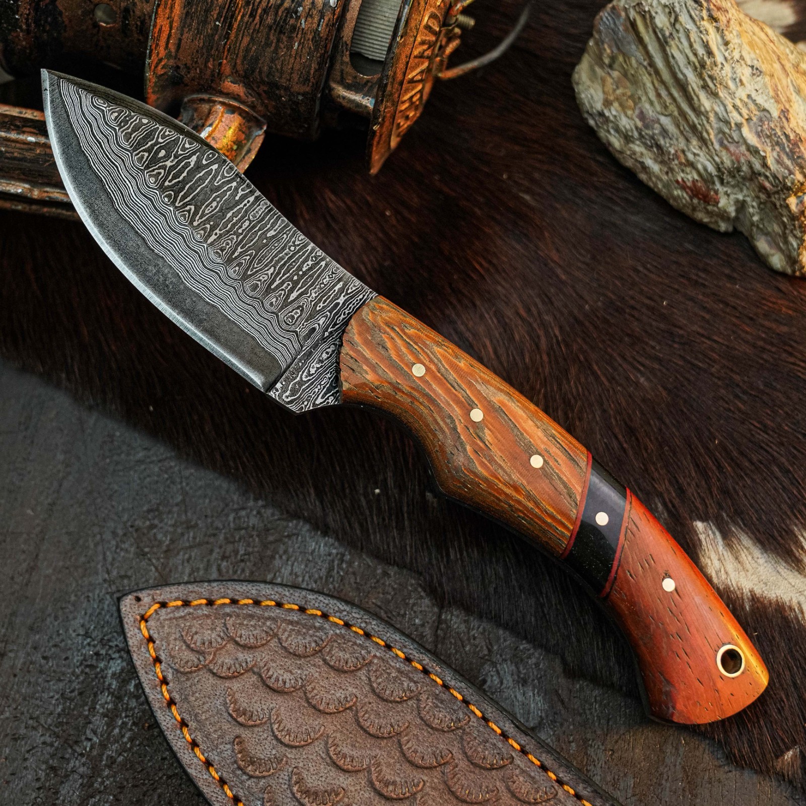 7.7″ Drop Point Skinner Knife Damascus Steel Hunting Full Tang Hybrid Handle