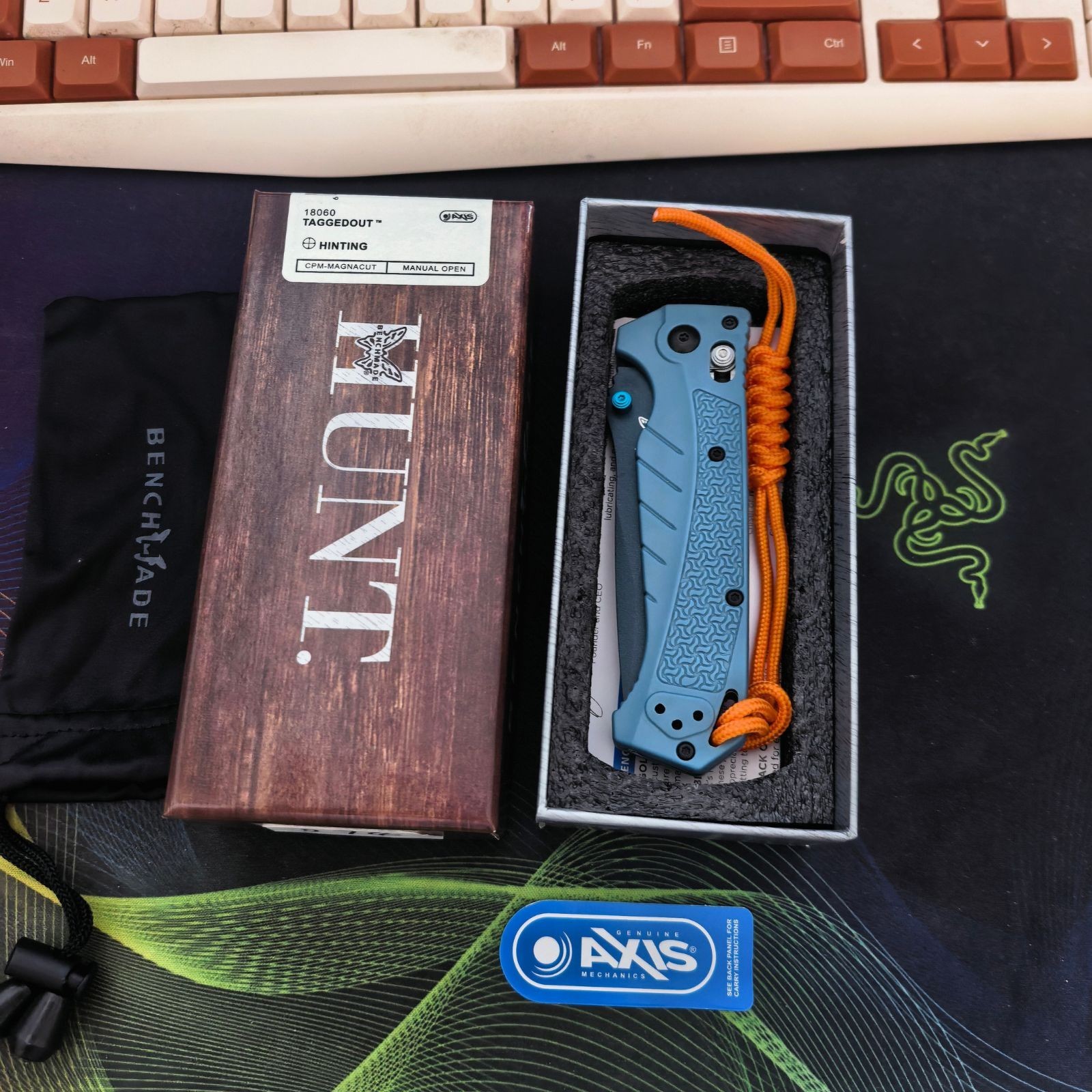 Benchmade Adira 18060 CPM-MagnaCut Depth Blue Grivory AXIS Fishing Knife