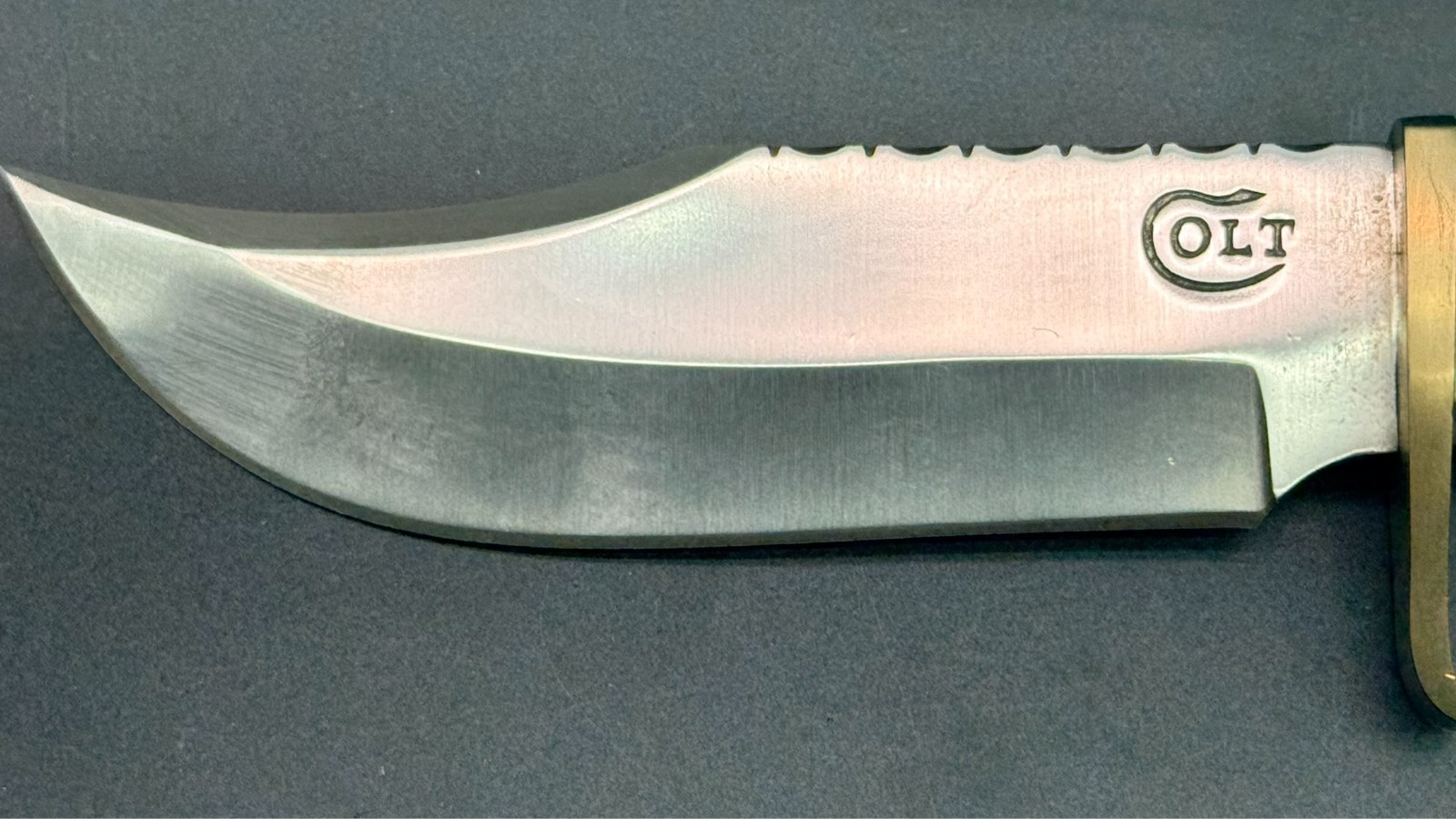 Colt CT-30645 .45 Stag Bowie Hunting Knife 5.5″ 440A Leather Sheath Box
