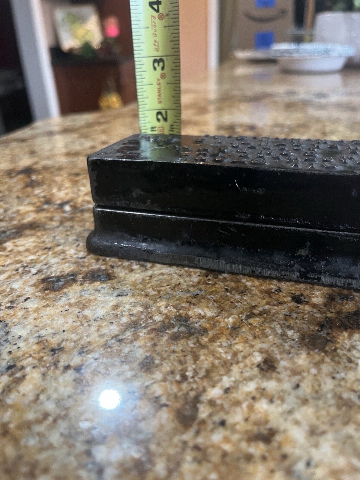 India Oil Stone Norton Co. Pike Mfg. Cast Iron Box With Stone N.H. USA