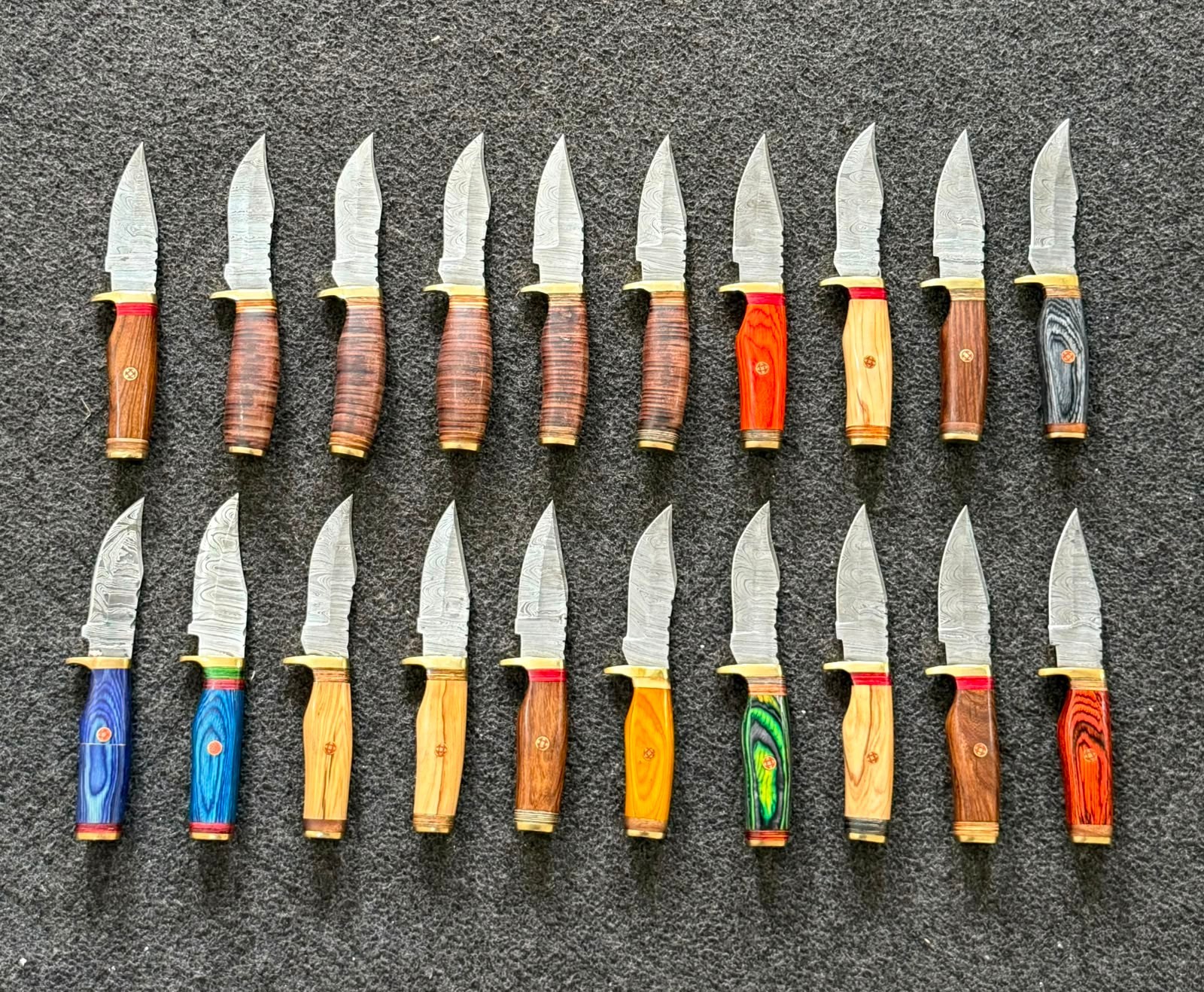 WHOLESALE LOT OF 20 CUSTOM HANDMADE DAMASCUS STEEL 8″ HUTING KNIVES WITH SHEATH