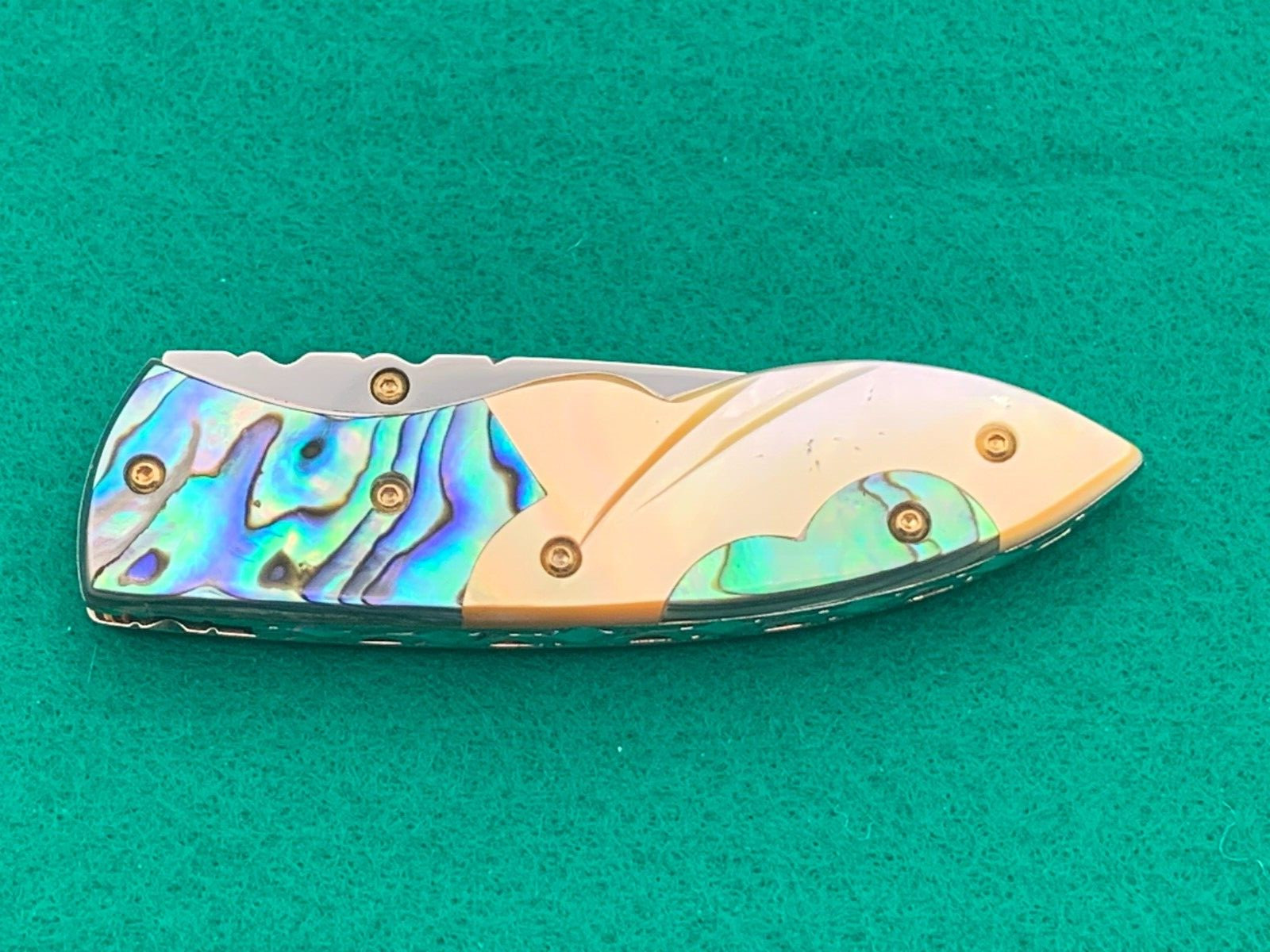 CUSTOM TAWEESAK KNIFE MOTHER OF PEARL / CASE NONE BETTER MUSEUM QUALITY) w/CASE