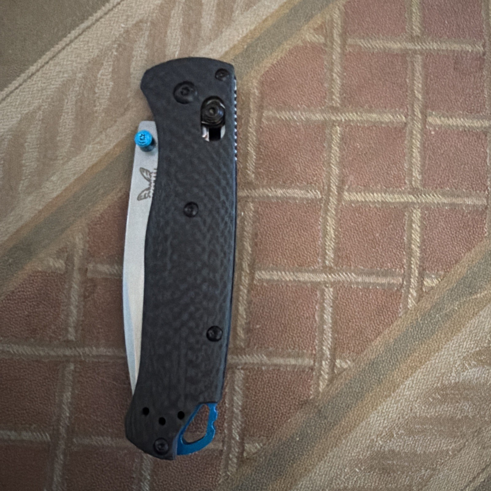 NEW Bugout 535 CPM-S90V Carbon Fiber AXIS Lock Folding Knife Free shippin