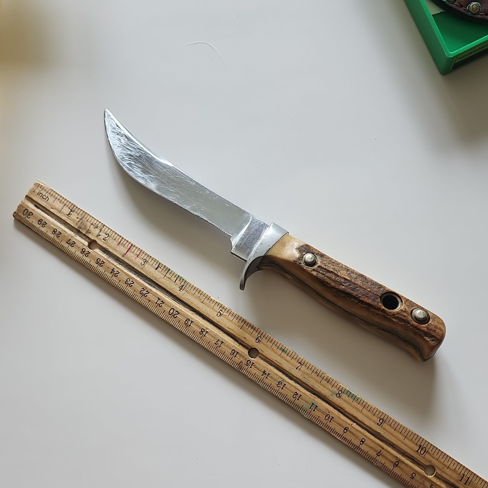 PUMA Hunter’s Companion 6394 Clip Point 4.1-5in Stag SS Knife Sheath Box