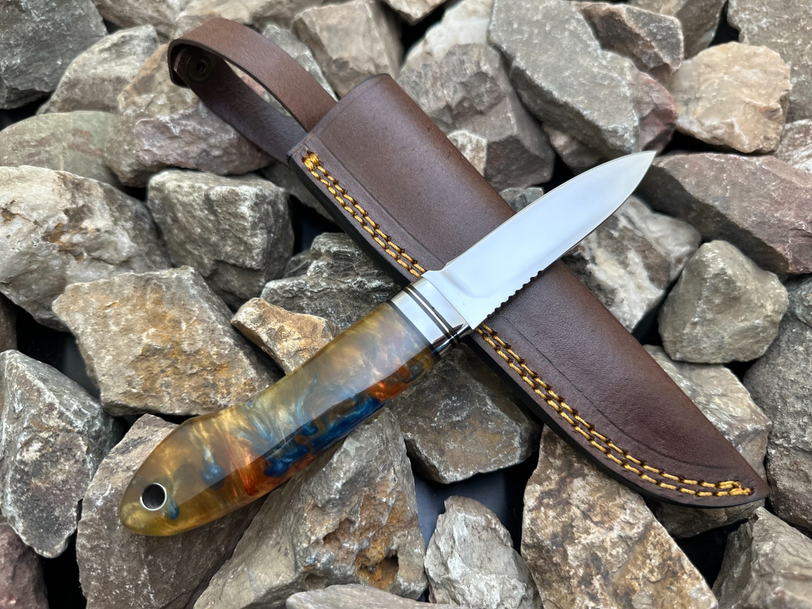 Custom Handmade Fixed Blade Hunting Outdoor EDC Knife W/ Burl Type Resin Handle