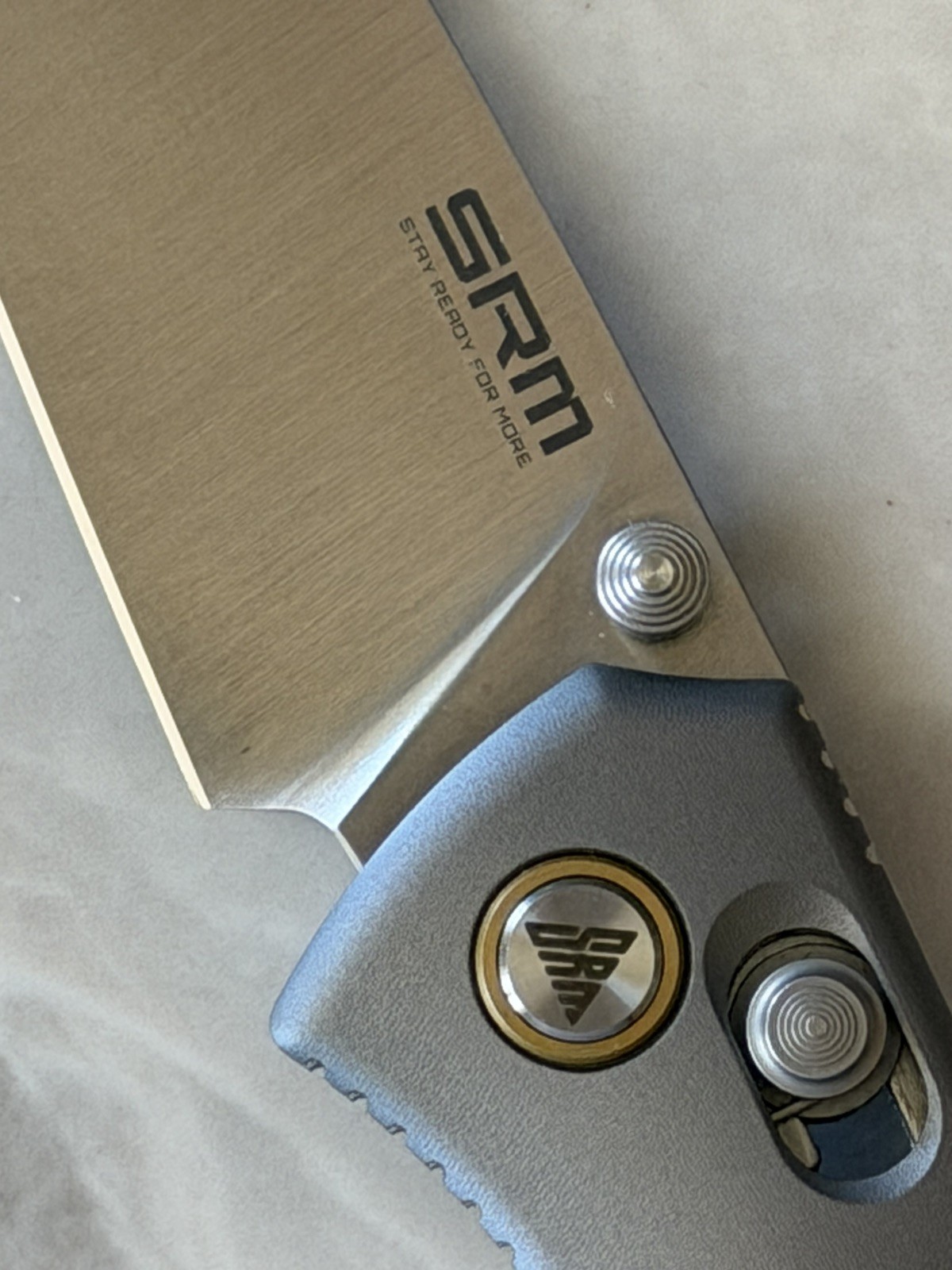SRM 259L-AK Gray Aluminum Ebony Inlay 14C28N Stainless Blade Crossbar Lock.