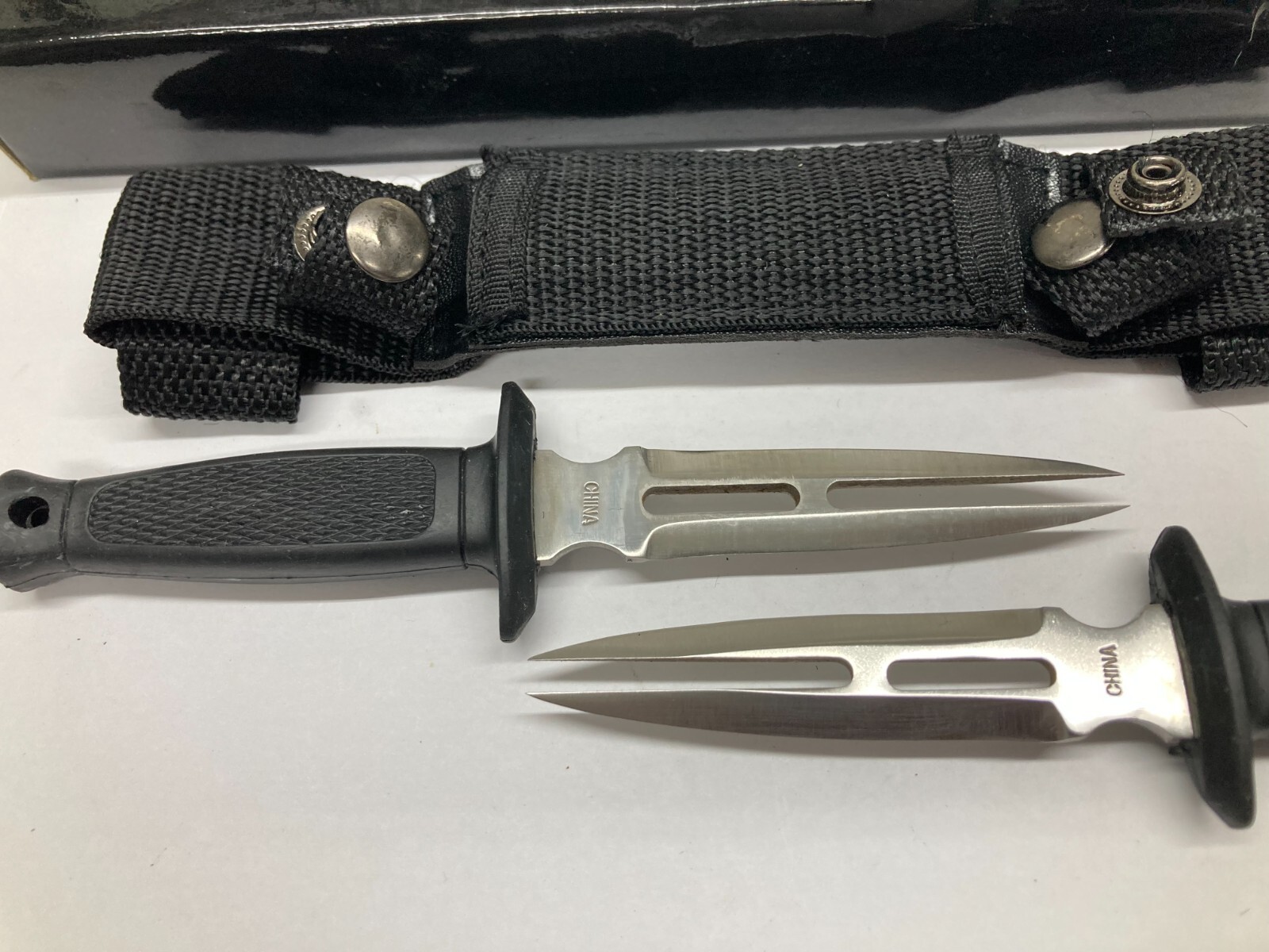Double Knife Set w/Horizontal Belt Nylon Sheath YK-20-2