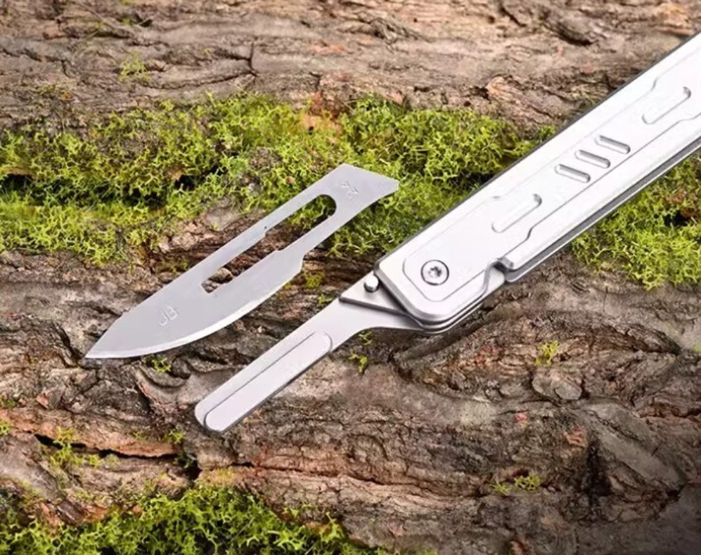 Stainless Steel Folding Utility Knife Scalpel Blade Outdoor EDC Keychain Tool