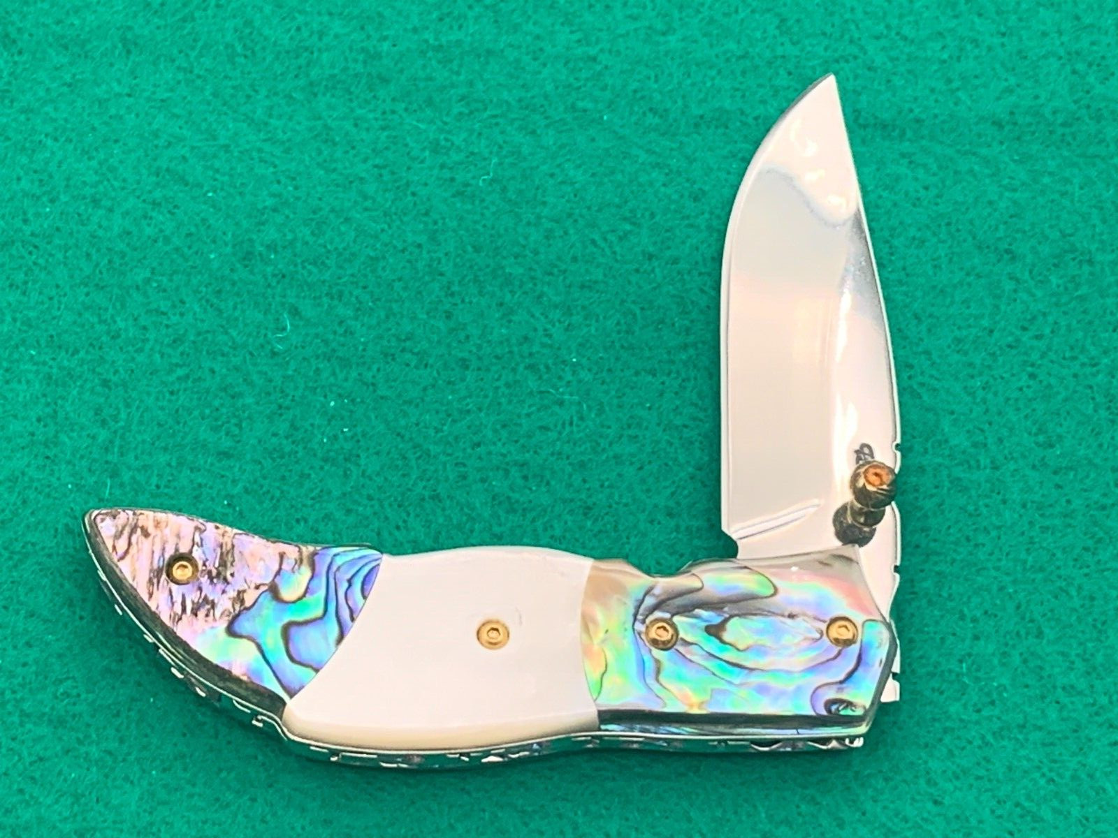 CUSTOM TAWEESAK KNIFE MOTHER OF PEARL / NONE BETTER MUSEUM QUALITY) w/ CASE