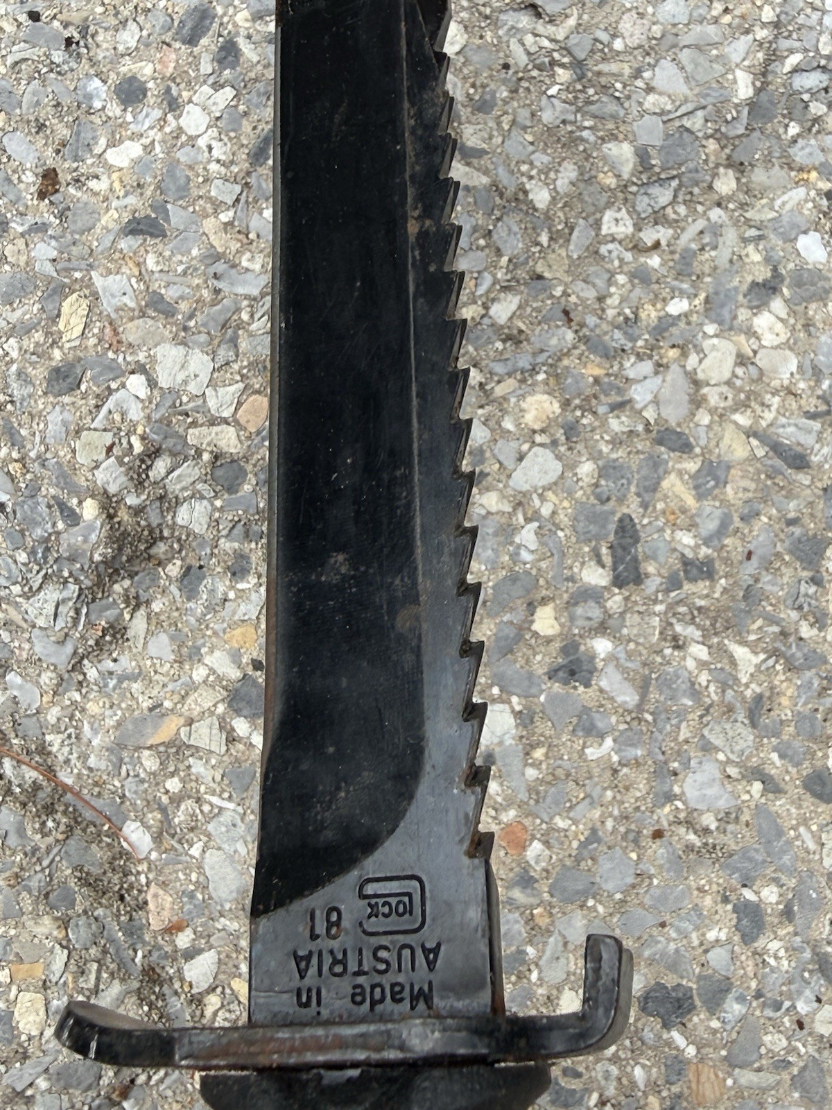 Glock Combat/Survival Fixed Blade Knife, Black Clip Point, Sheath, model 81
