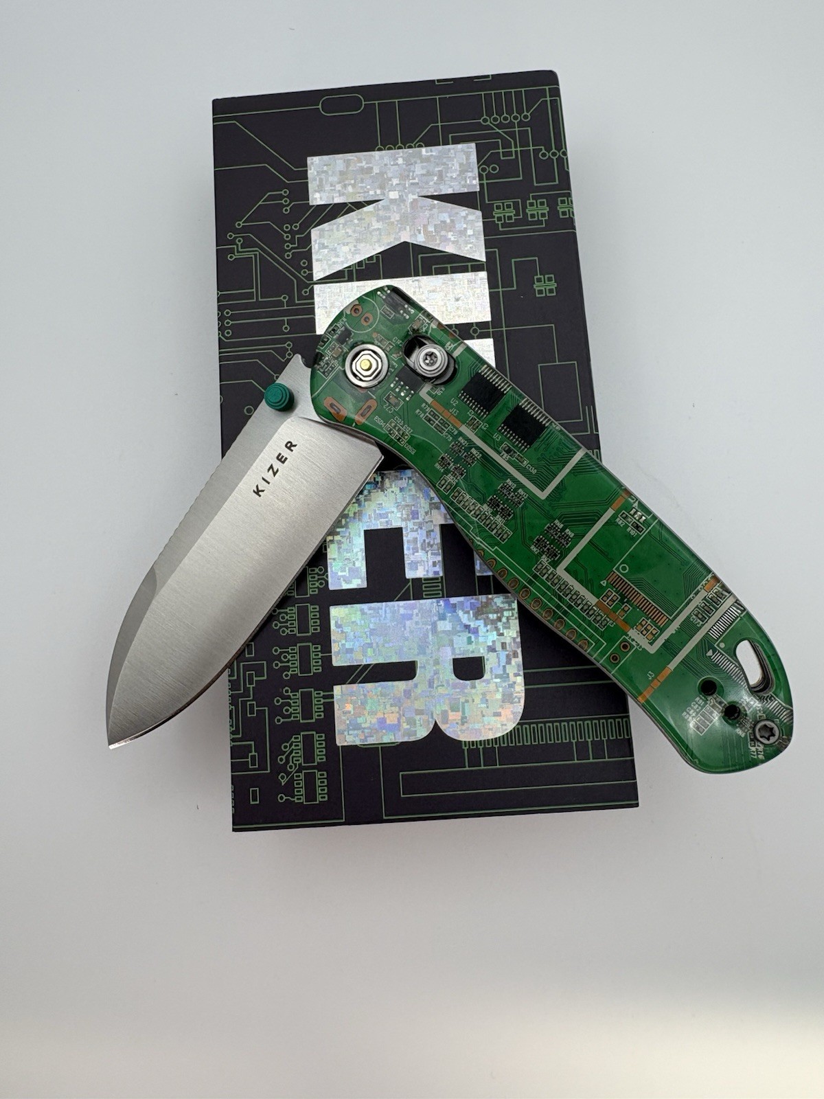 Kizer Drop Bear PCB Resin Exclusive Nitro V Satin Blsde