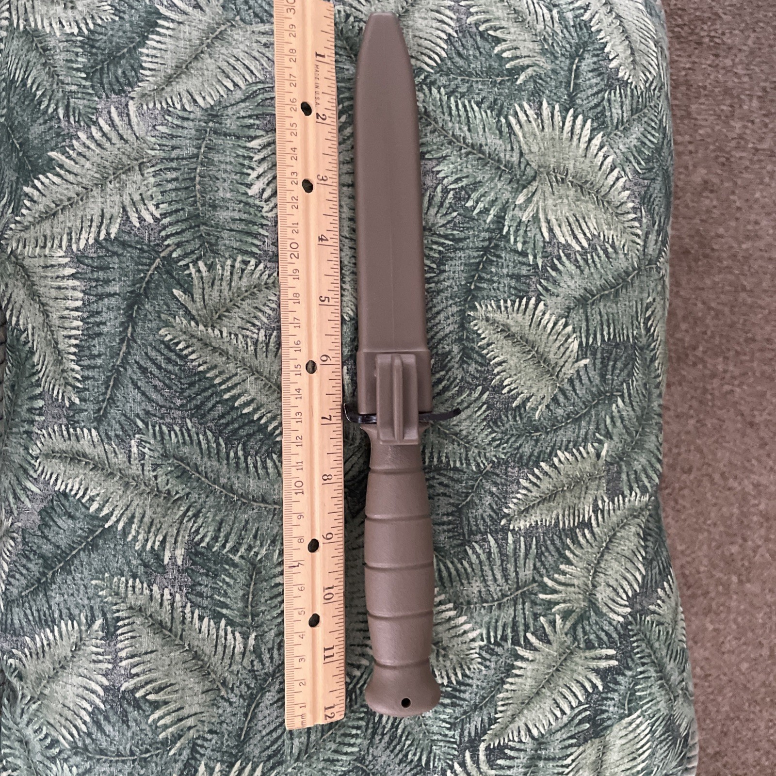 Glock 81 Austria bayonet fixed blade knife & sawback spine & Glock sheath