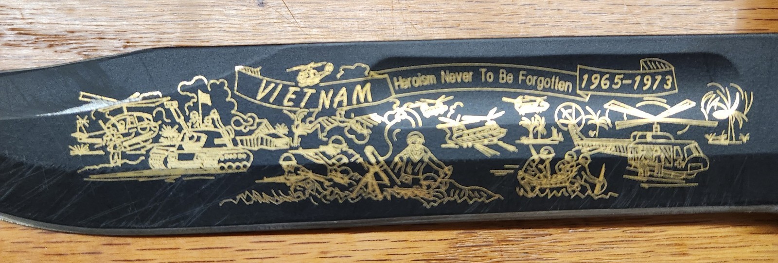 KA-BAR USMC Fighting Knife #1217 Vietnam War Commemorative Edition Box + Sheath