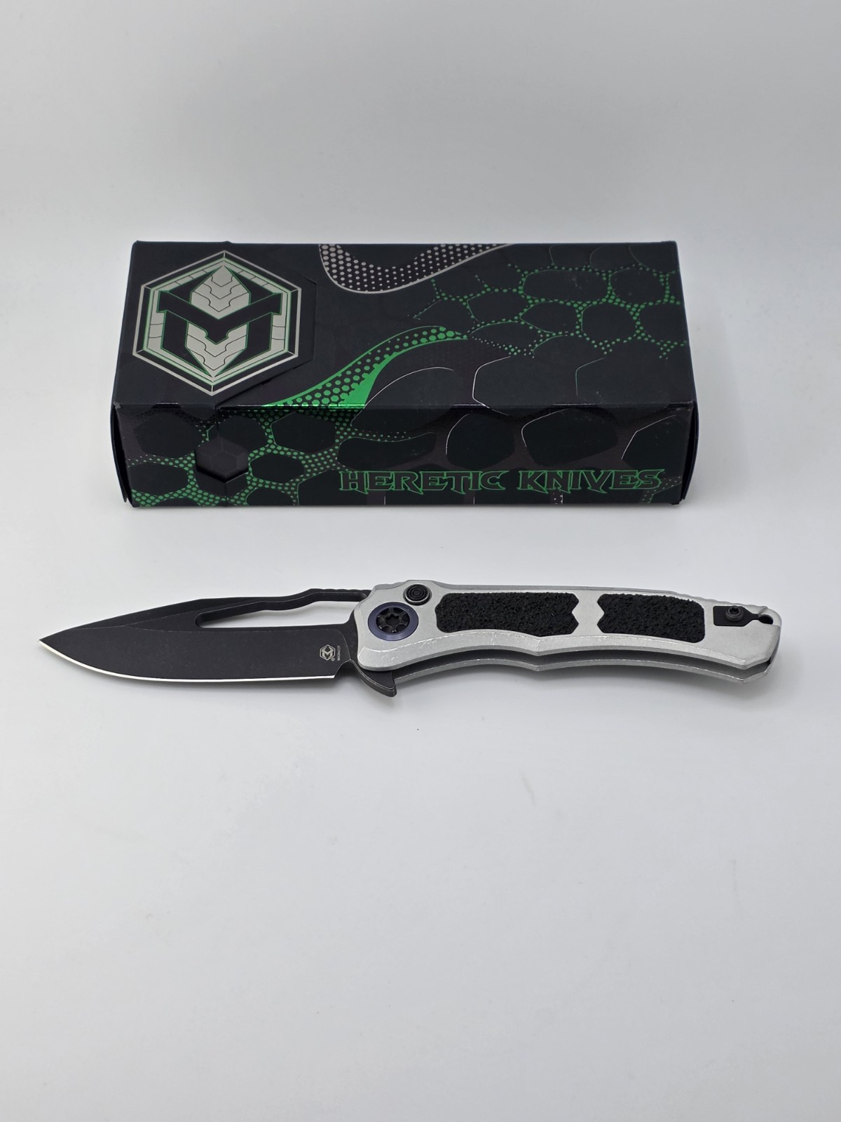 Heretic Knives Wraith V4 Manual Blizzardworn H001-8A-BLZ MagnaCut