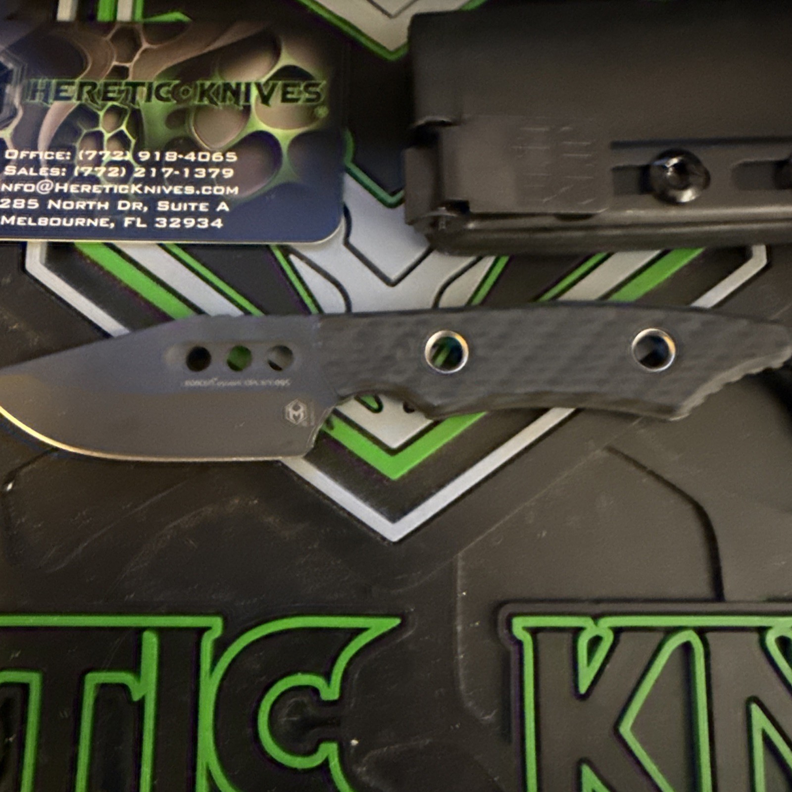 Heretic Kobold Bowie DLC MagnaCut Carbon Fiber Glow – H065-6A-GLOCF