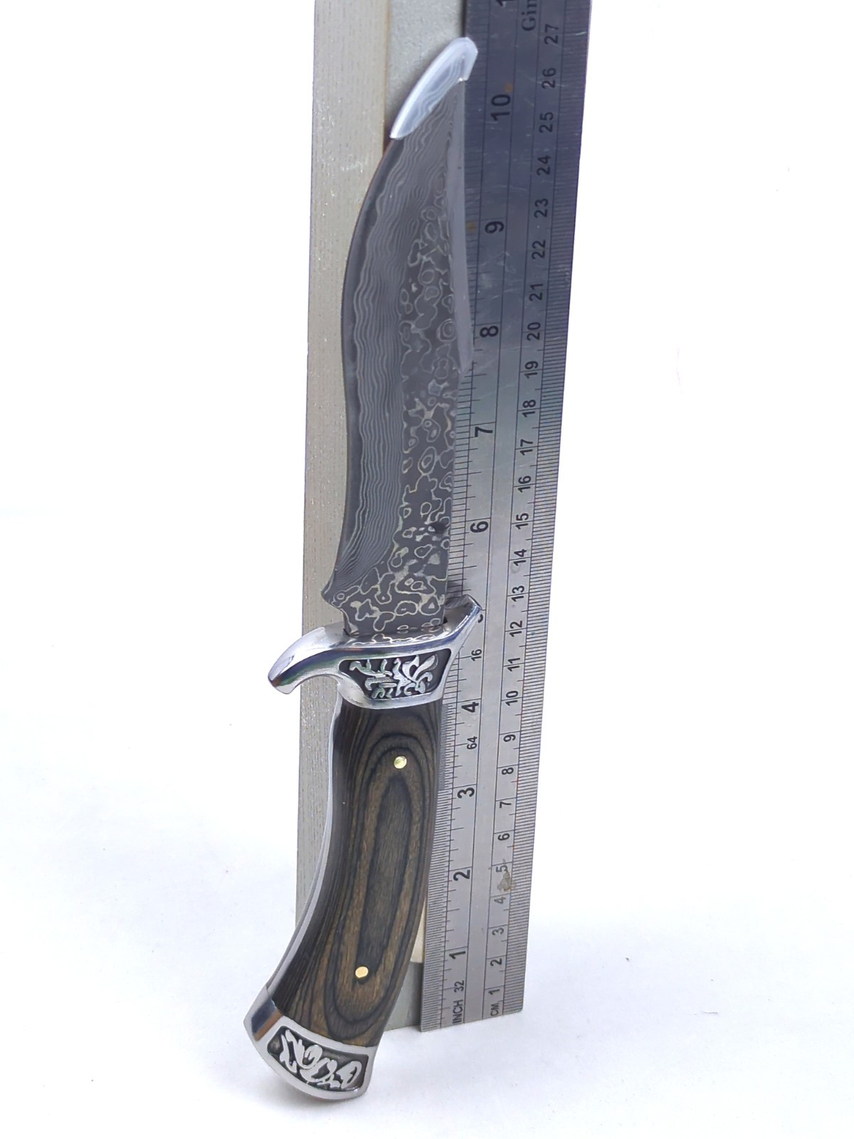 5.5-inch Hunting Knife w/ STAINLESS Laser-Etched DAMASCUS Blade & LEATHER Sheath
