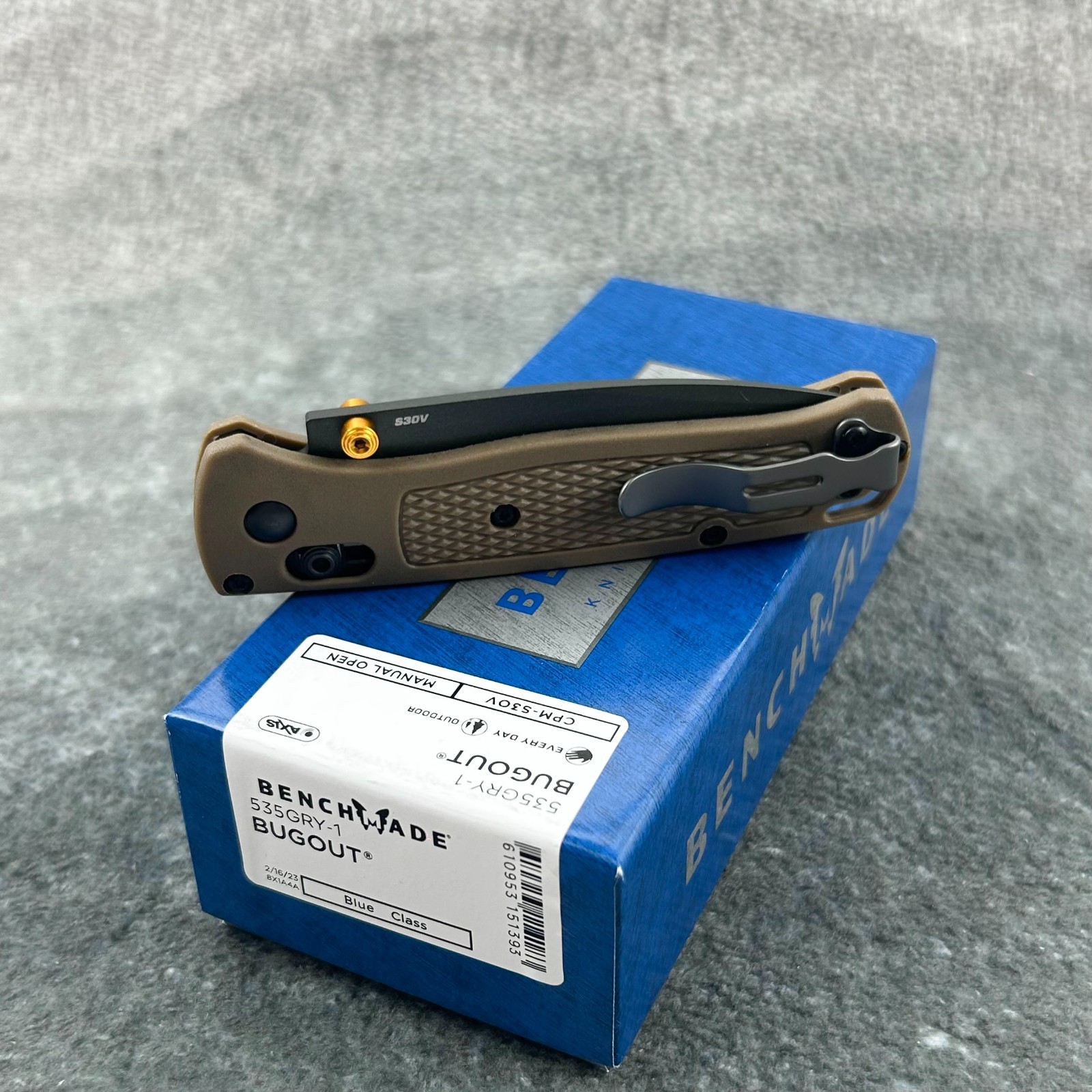 Benchmade 535GRY-1 Bugout AXIS CPM-S30V Folding Knife 3.24″ Gray Handle