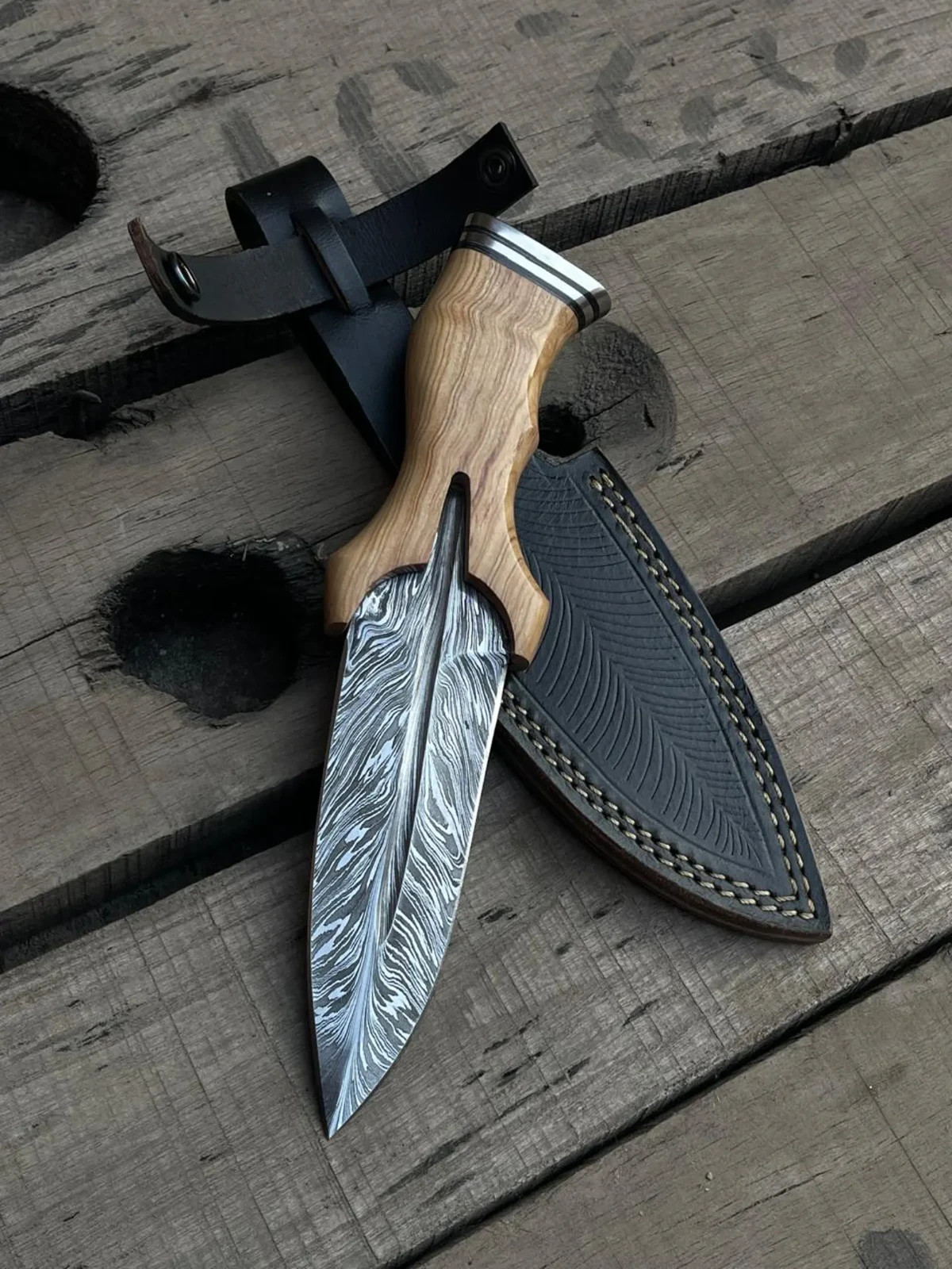 Damascus Steel Feather Knife: Hand Forged Hunting Knife with Sheath