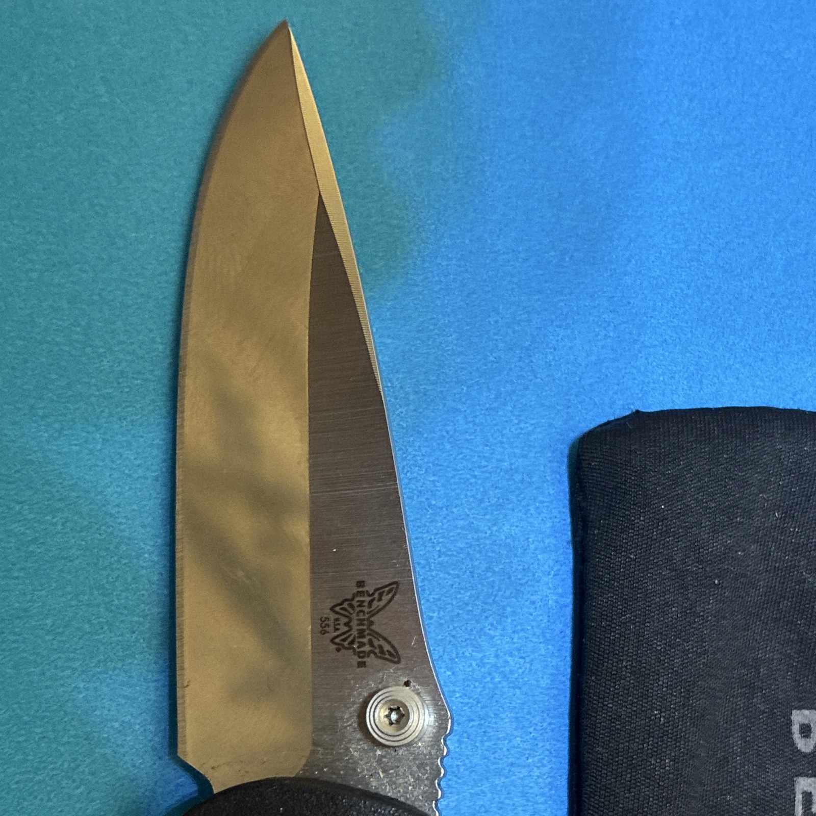 Benchmade Mini Griptilian 556 AXIS Lock Manual Plain Drop Point Black/Blue