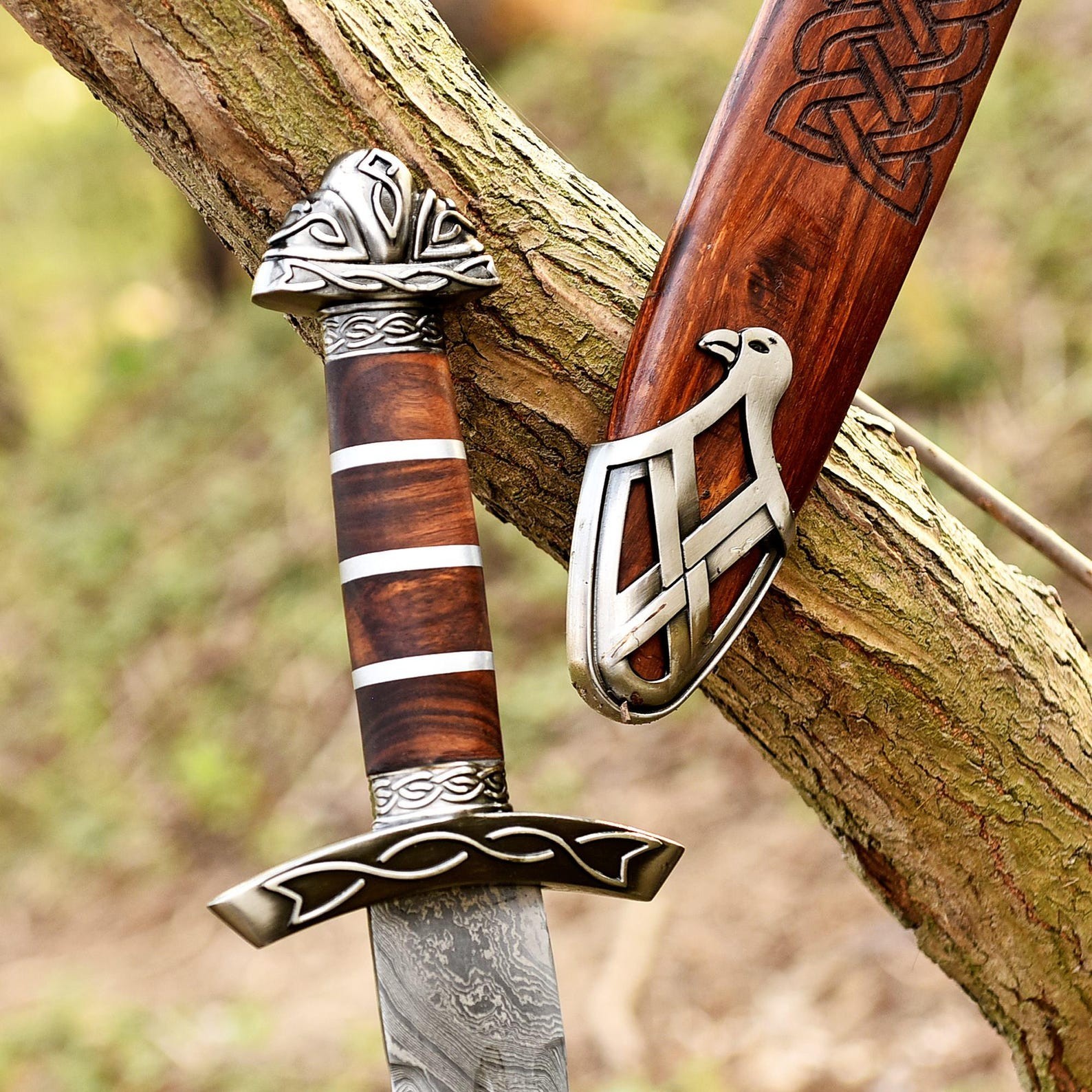 Handmade Damascus Steel Viking Sword: Medieval Replica with Scabbard