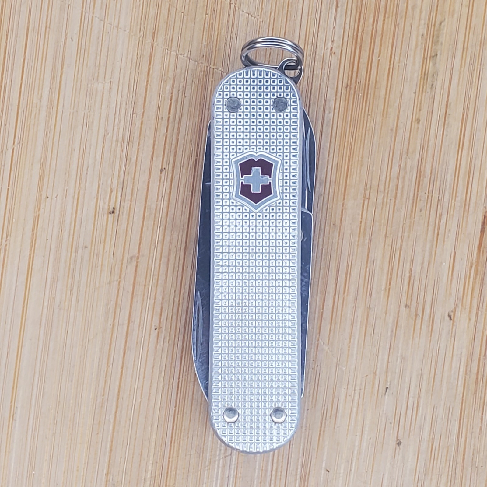 Victorinox Classic SD Mini Swiss Army Pocket Knife Assrtd Colors Pre-Owned 58mm