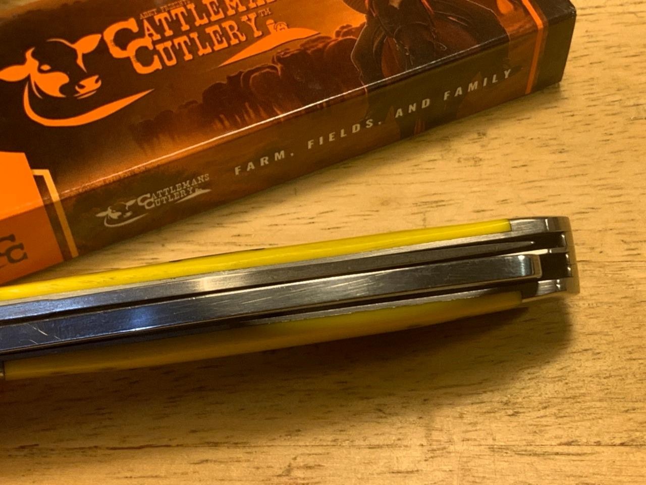 Cattleman’s Cutlery Hoof Pick Trapper Yellow Delrin 4 1/8″ Pocket Knife CC0067YD